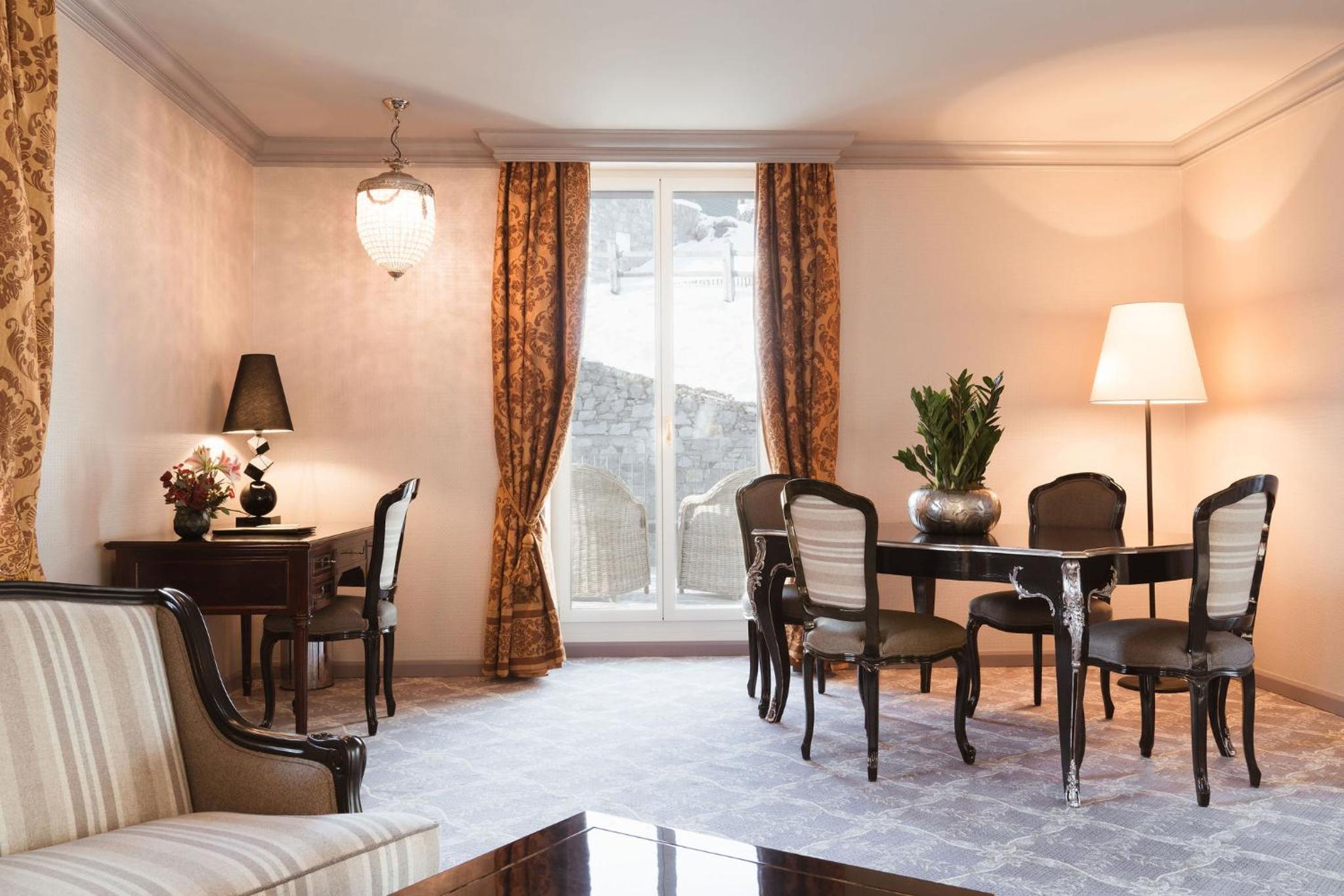 Carlton Suite with Lake View 