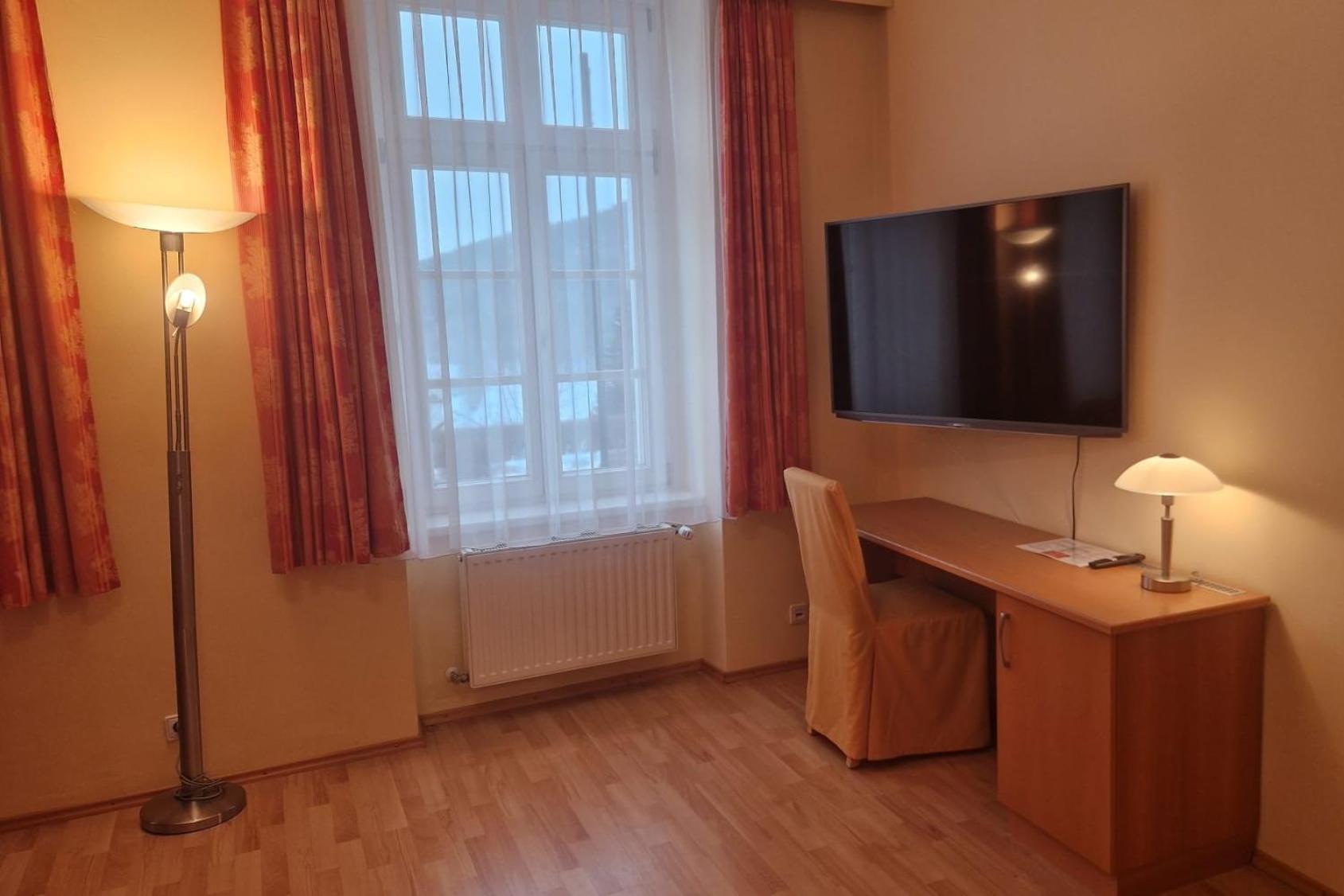 Triple Room with Bathroom - Photo 6