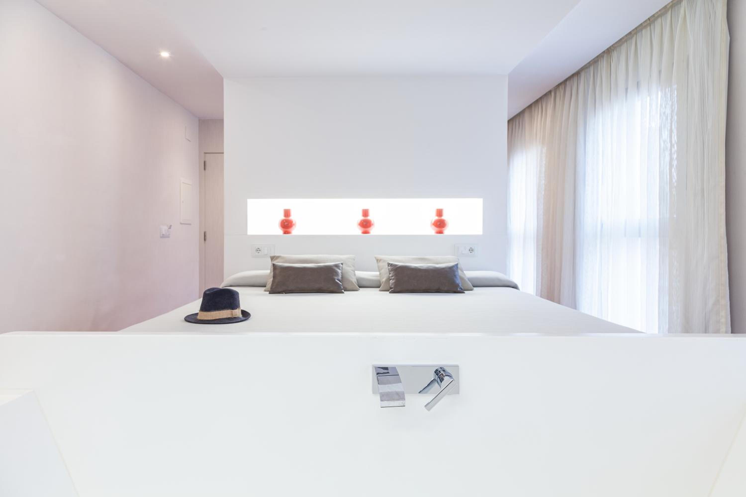 Junior Suite (2 Adults) - Photo 23