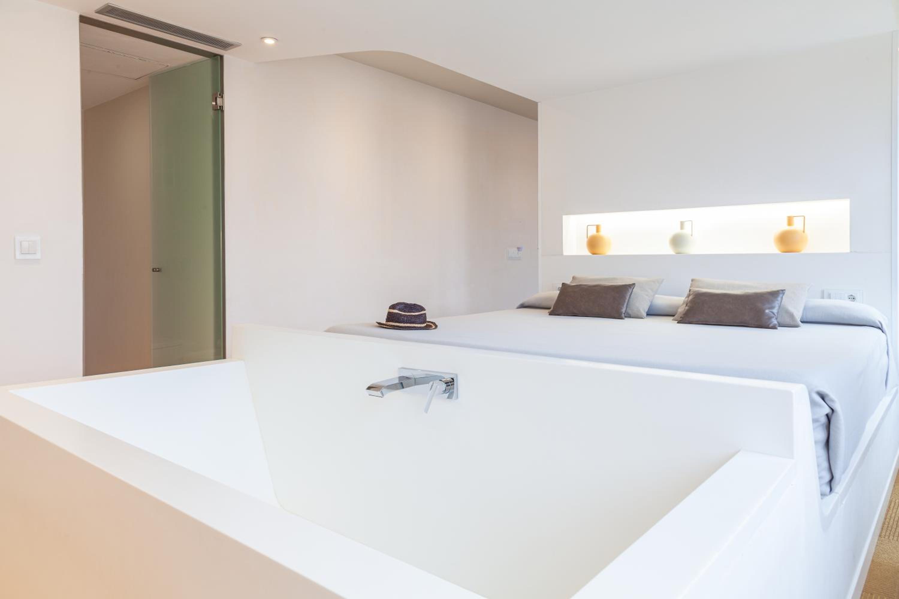 Junior Suite (2 Adults) - Photo 21