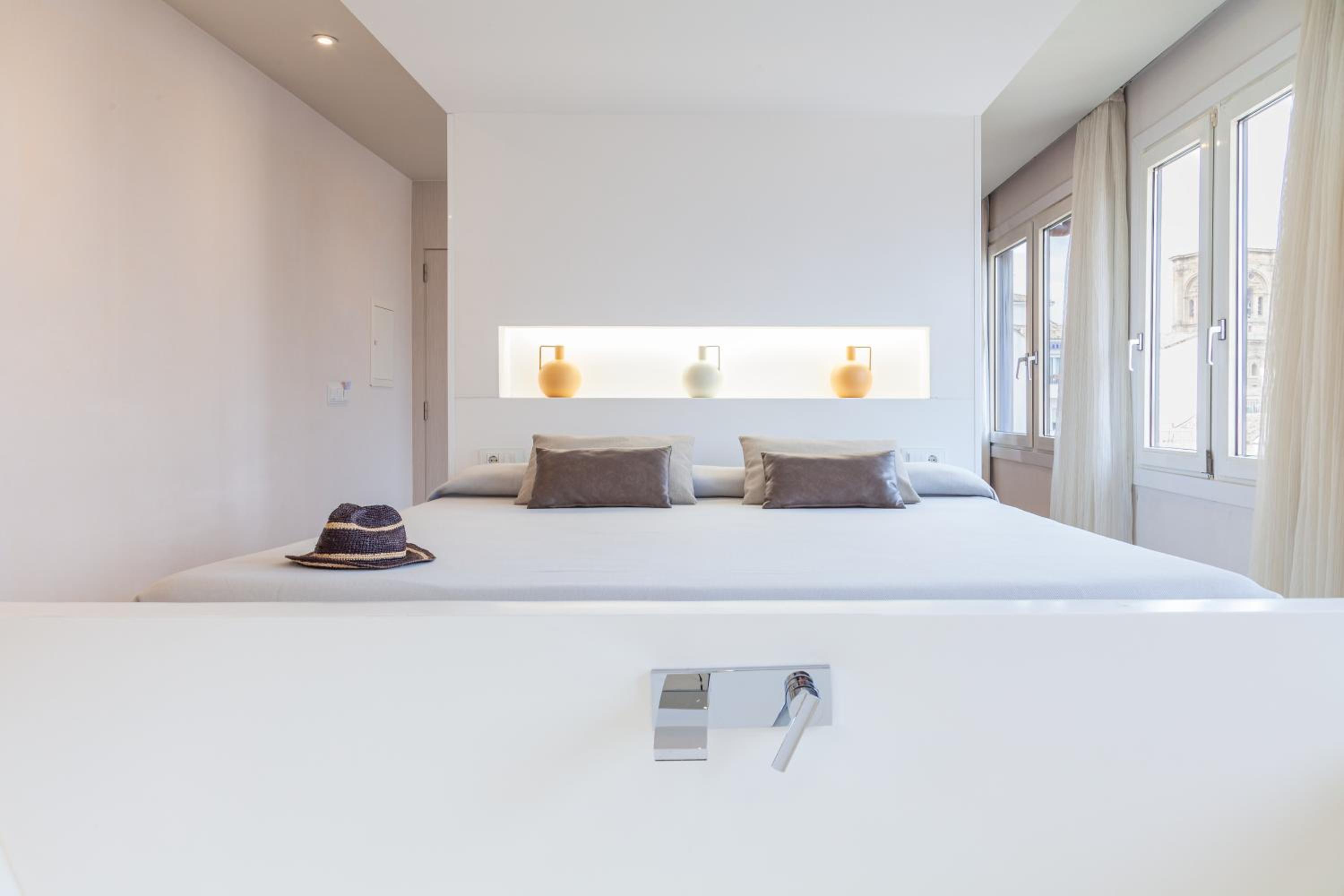 Junior Suite (2 Adults) - Photo 17