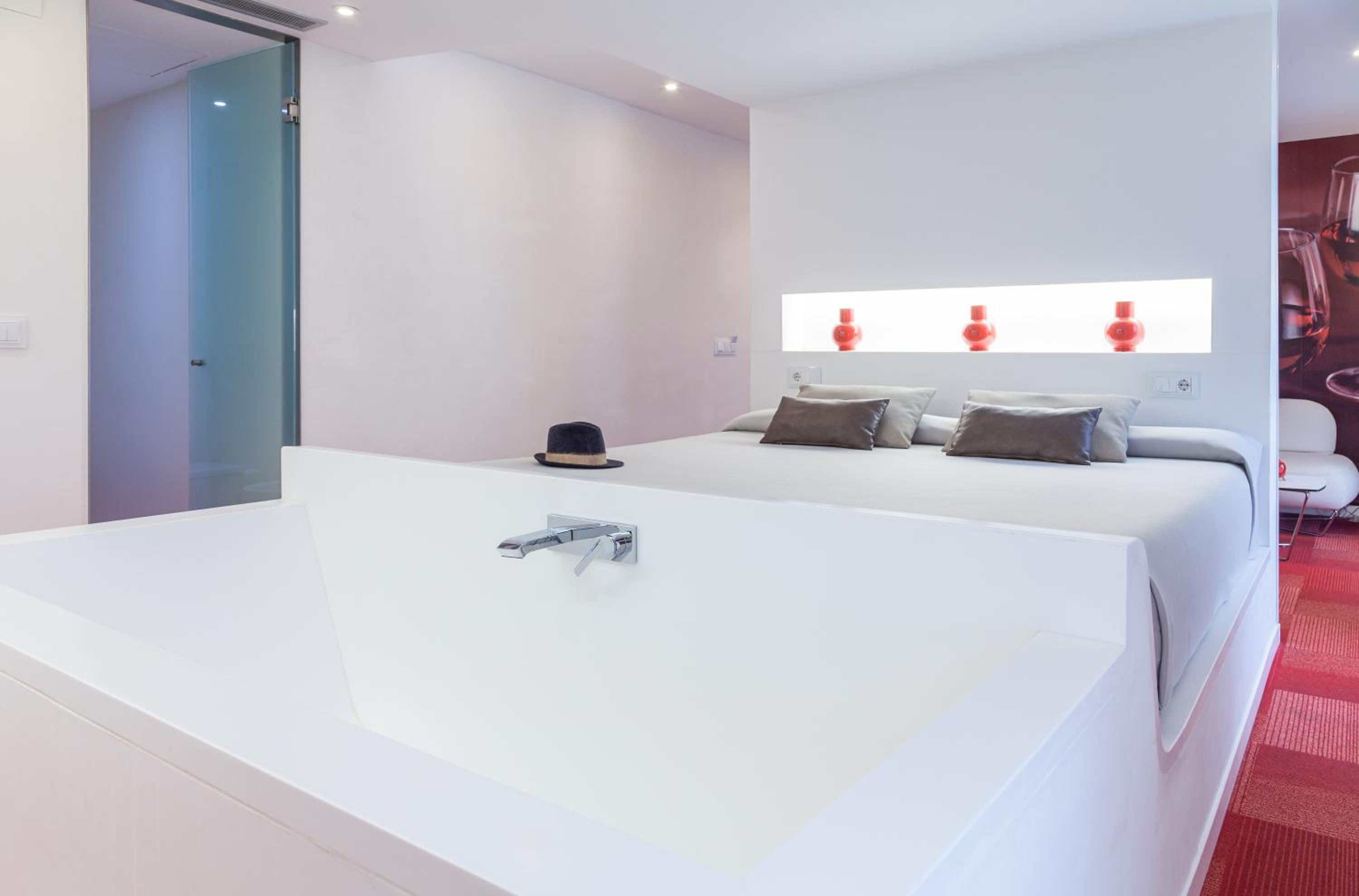 Junior Suite (2 Adults) - Photo 24