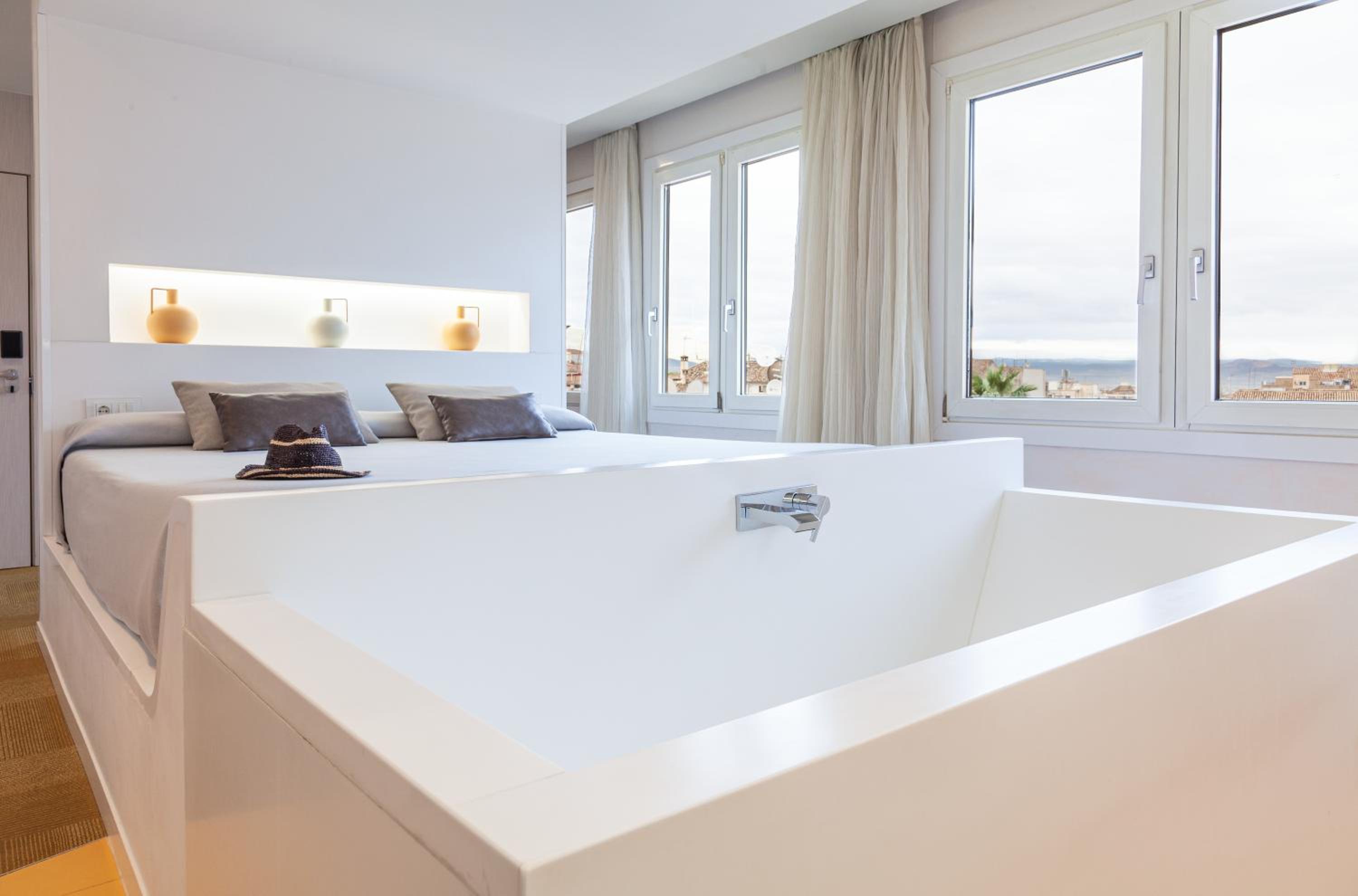 Junior Suite (2 Adults) - Photo 12
