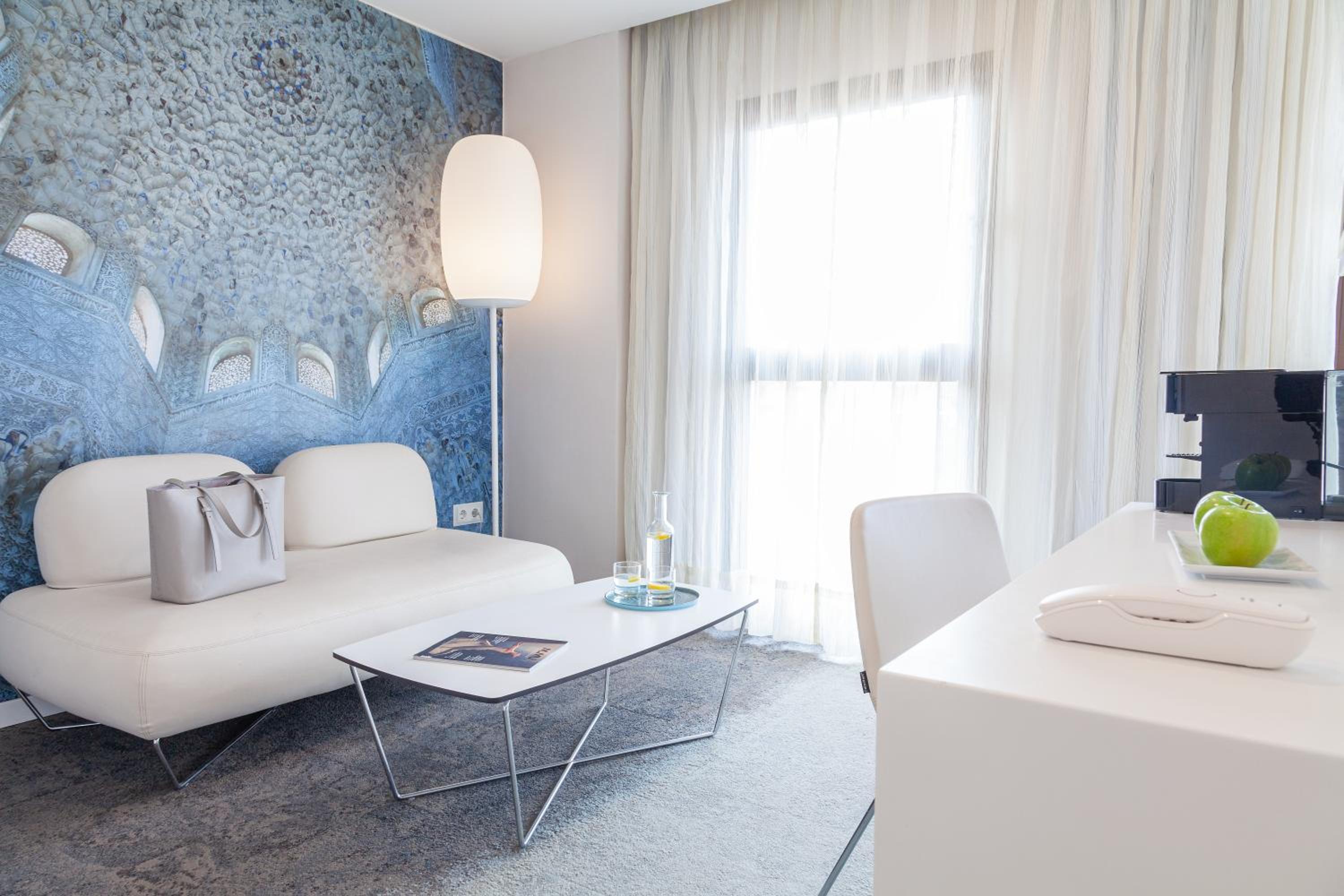 Junior Suite (2 Adults) - Photo 4