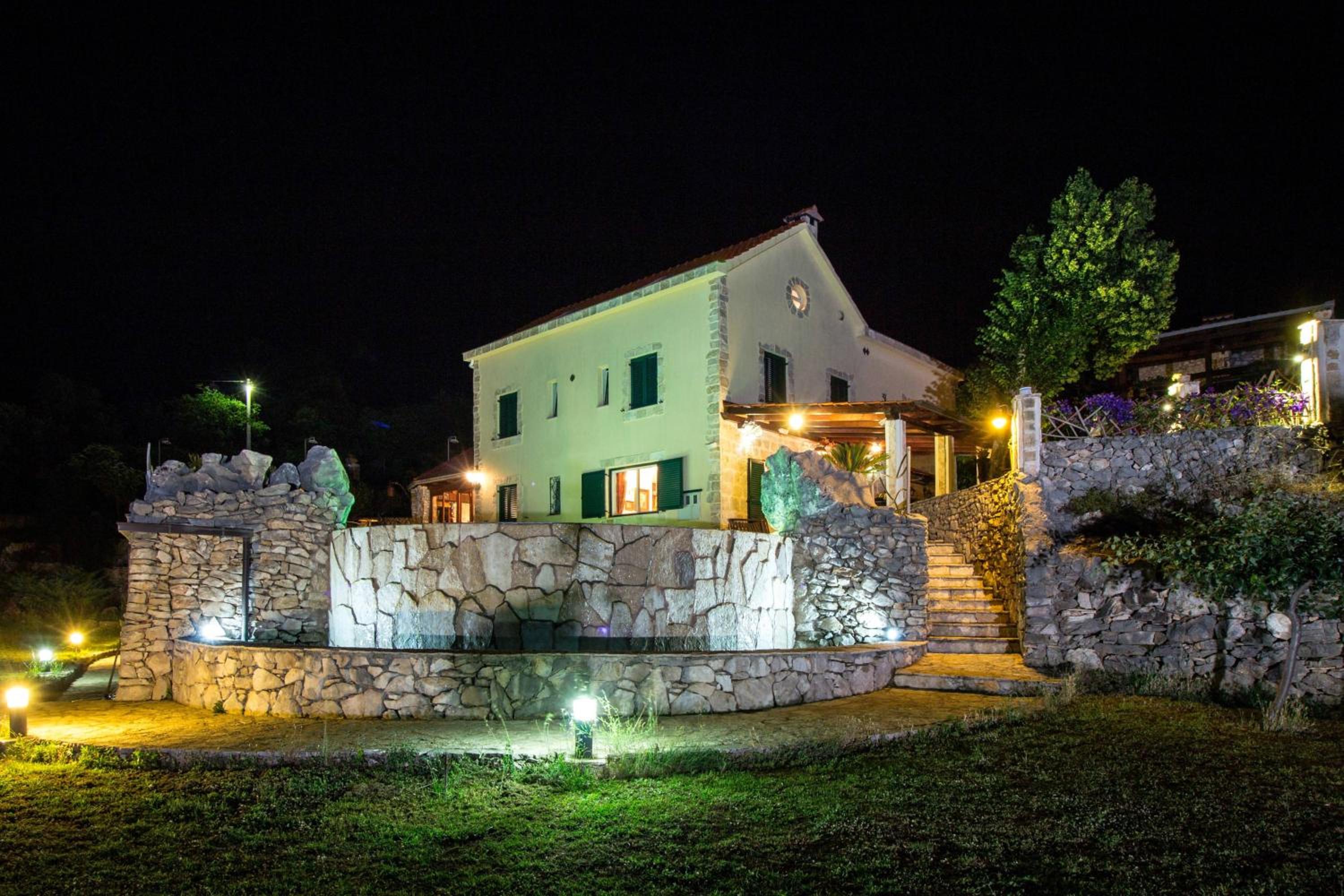 Villa photo 3