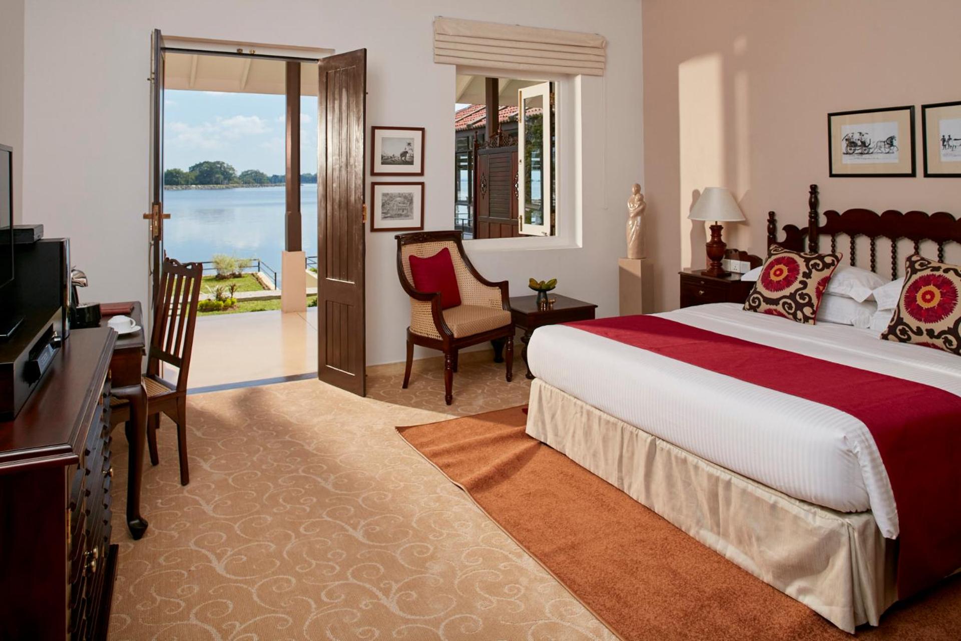 Deluxe Lake View - Photo 5