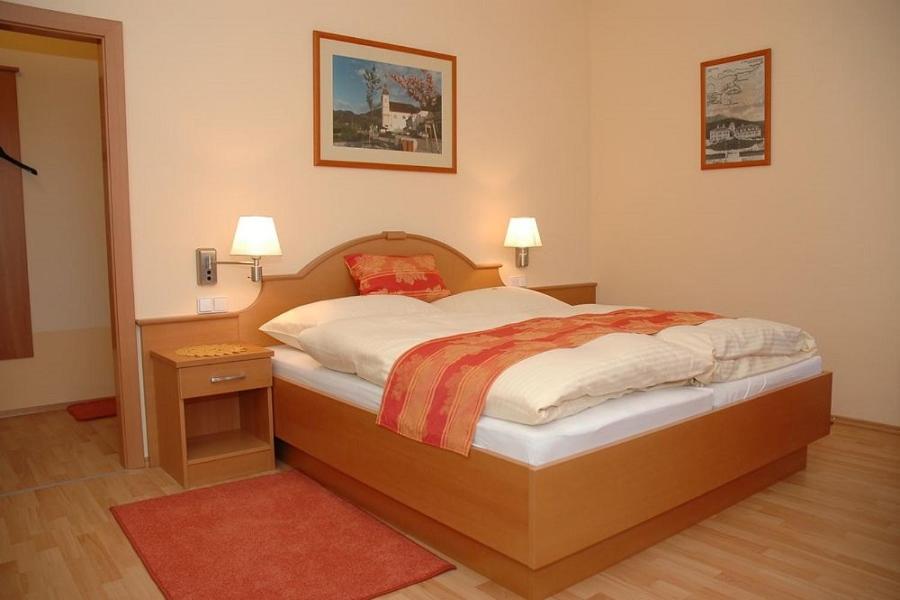 Triple Room with Bathroom - Photo 1