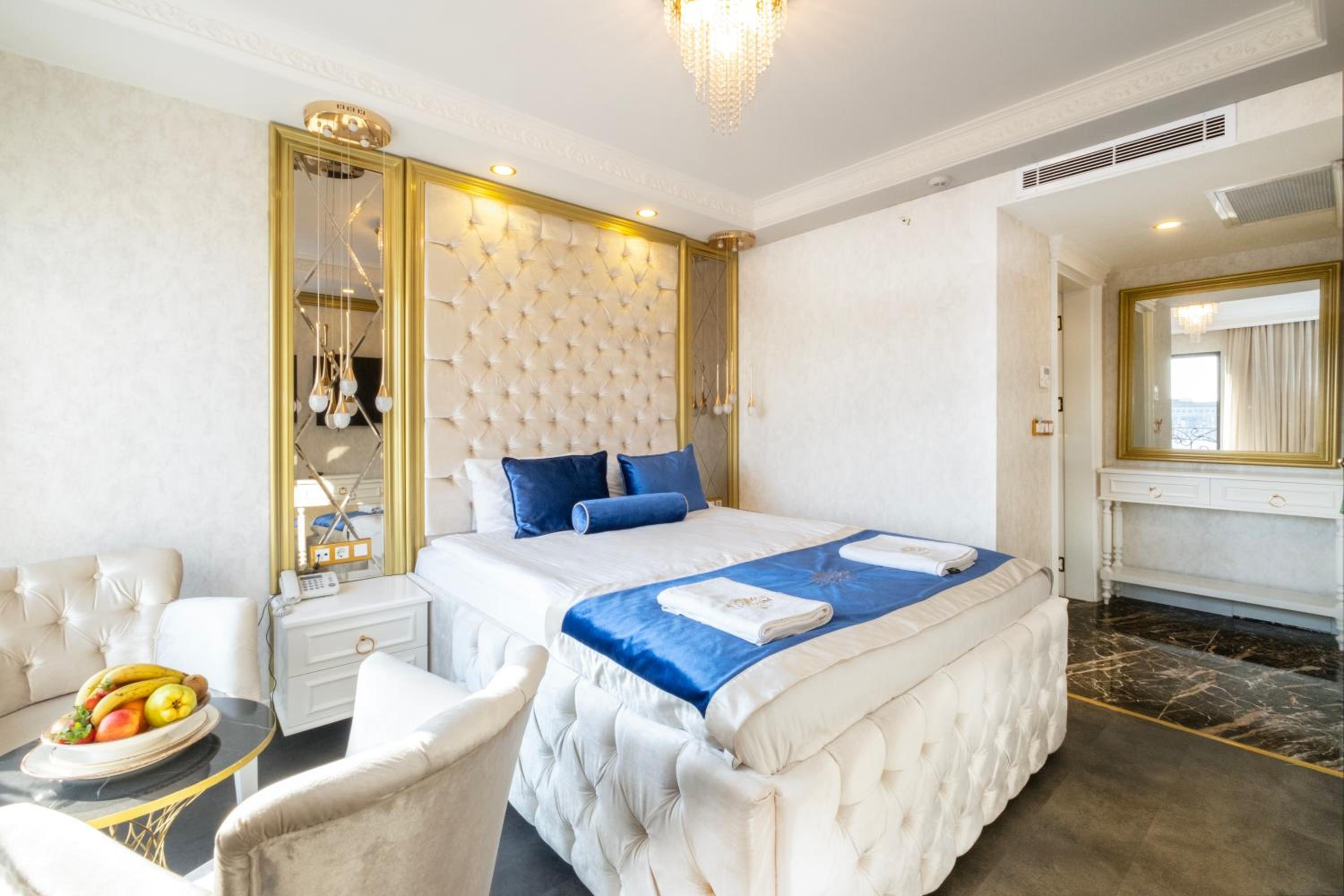 Deluxe Suite