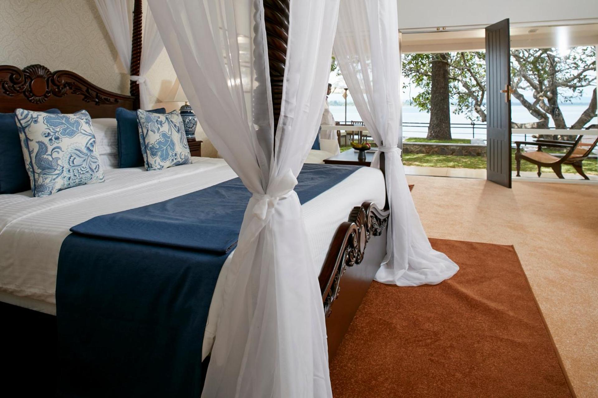 Premier Lake View - Photo 2