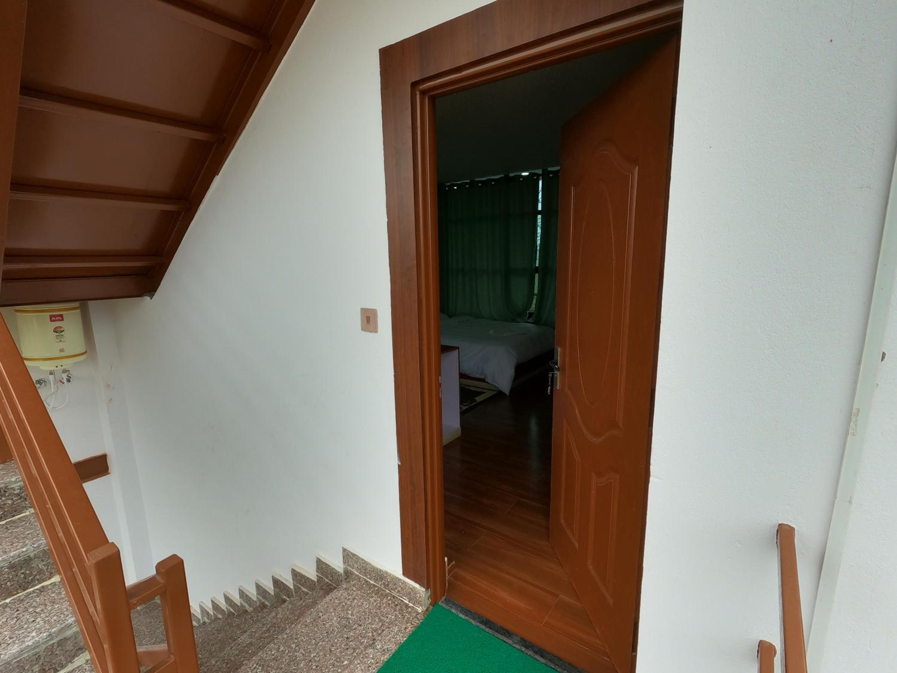 Deluxe Double Room with Balcony photo 1