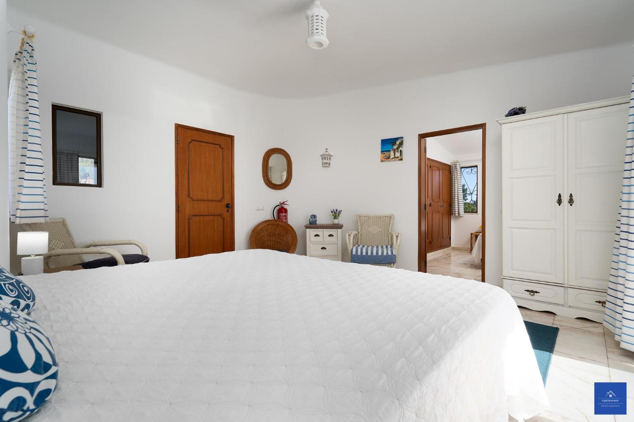 Villa photo 2