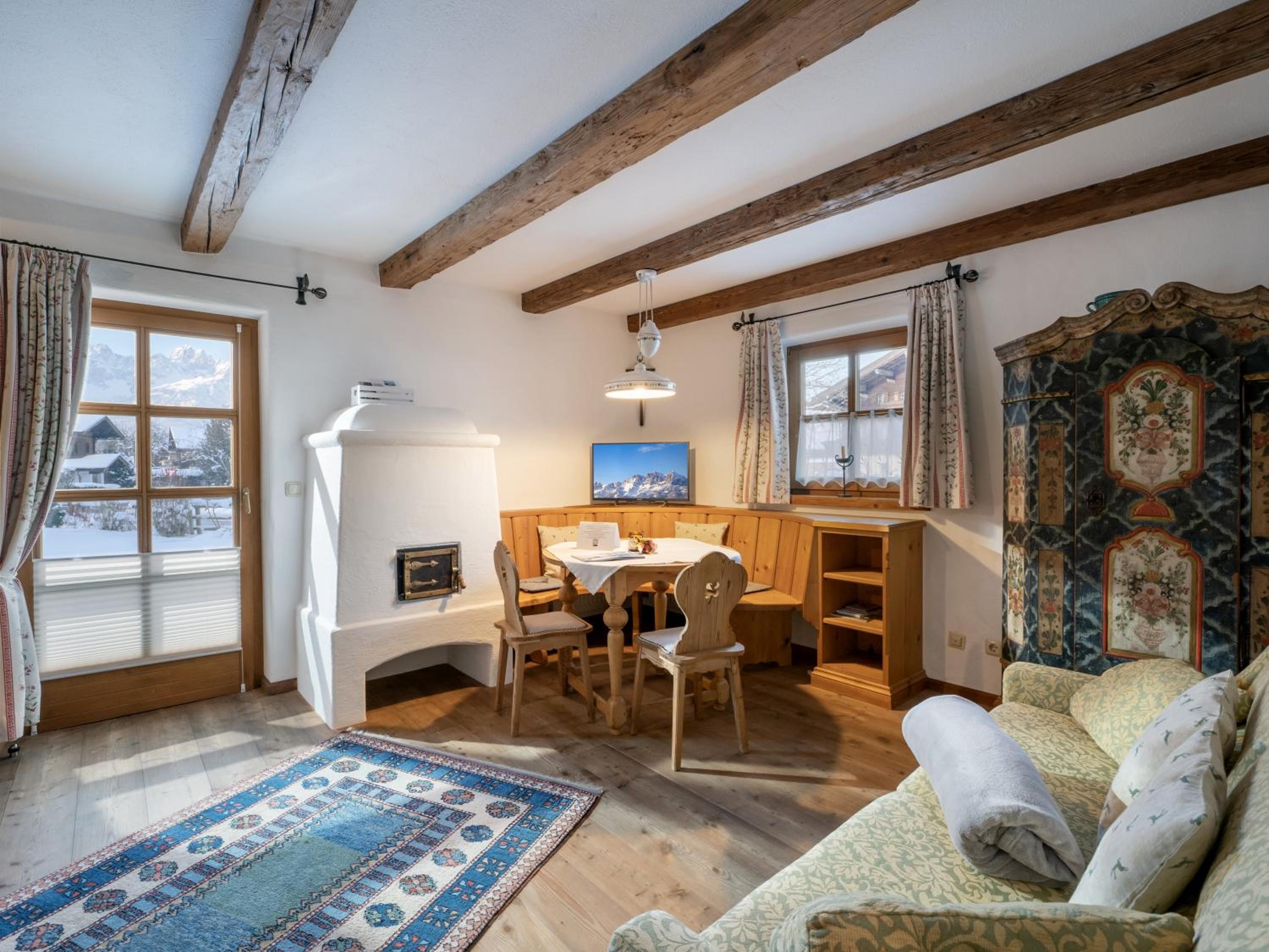 Apartment with Mountain View photo 2