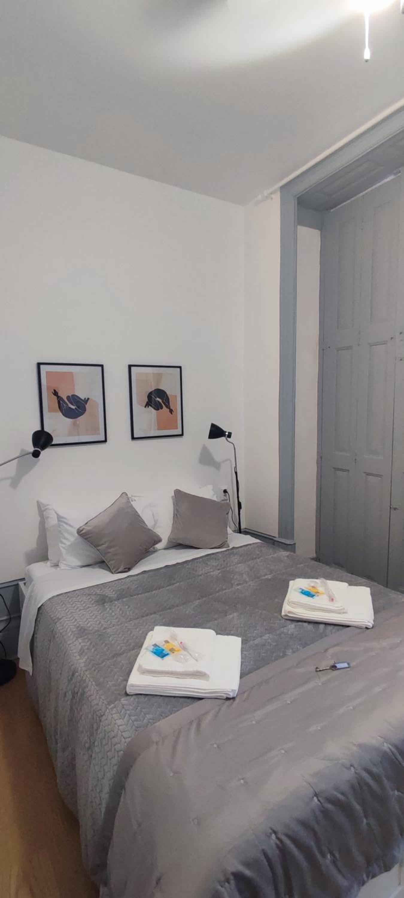 Double Room with Private External Bathroom - Photo 23