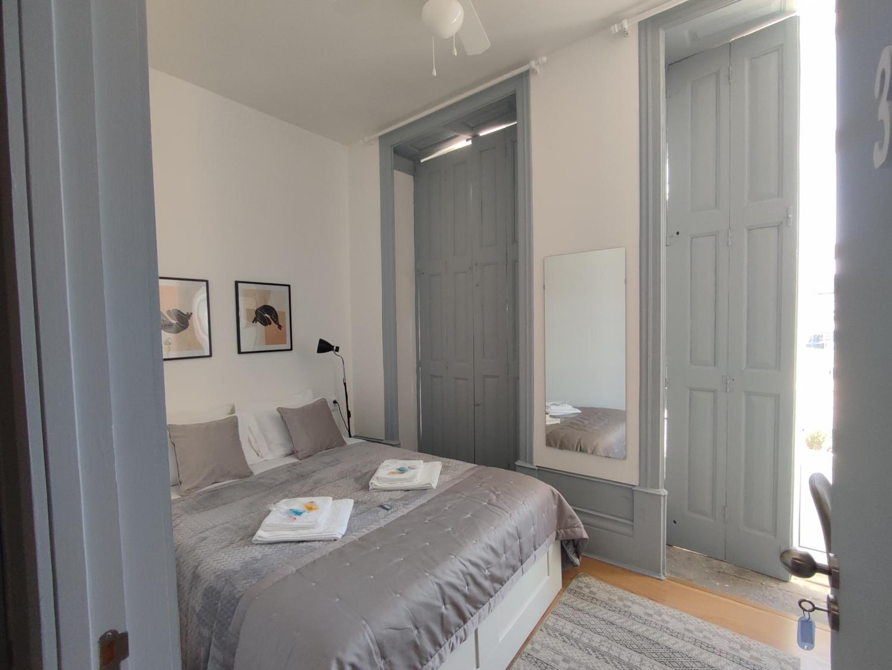 Double Room with Private External Bathroom - Photo 24