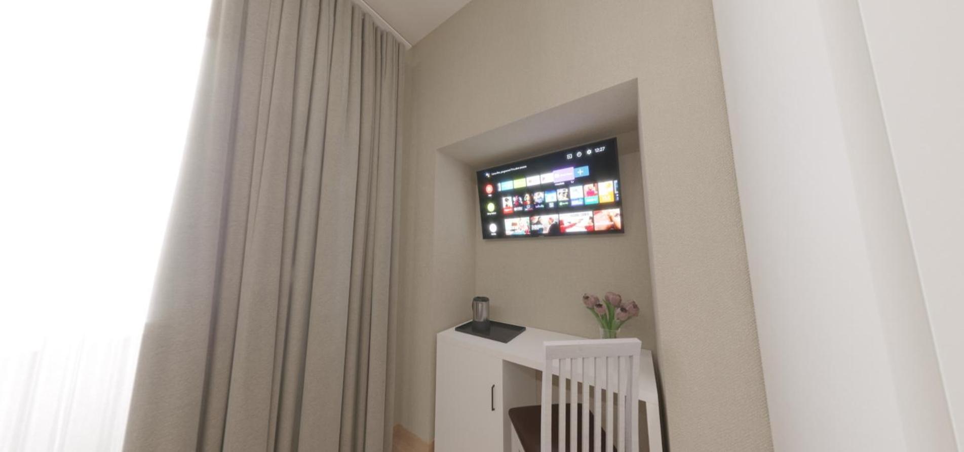 Quadruple Room with Private Bathroom photo 2