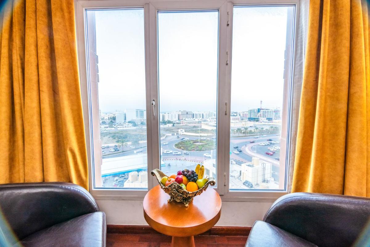 Queen Room with Sea View - Photo 6