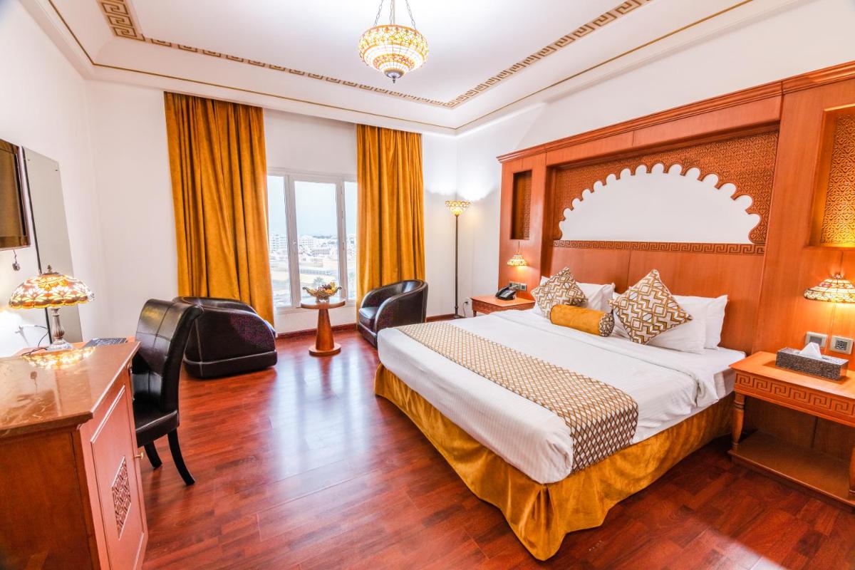 Queen Room with Sea View - Photo 2