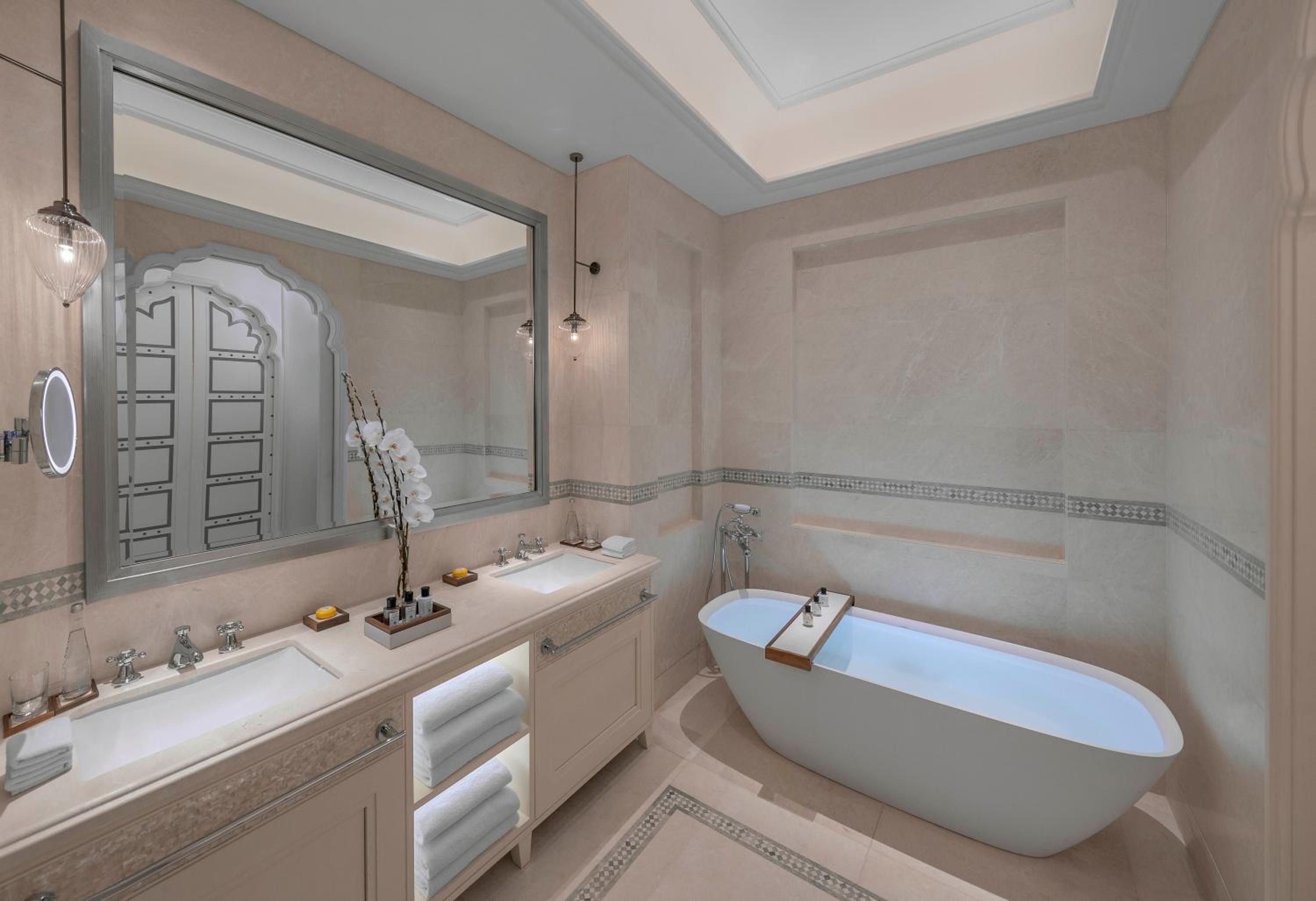 Superior King Room - Photo 2