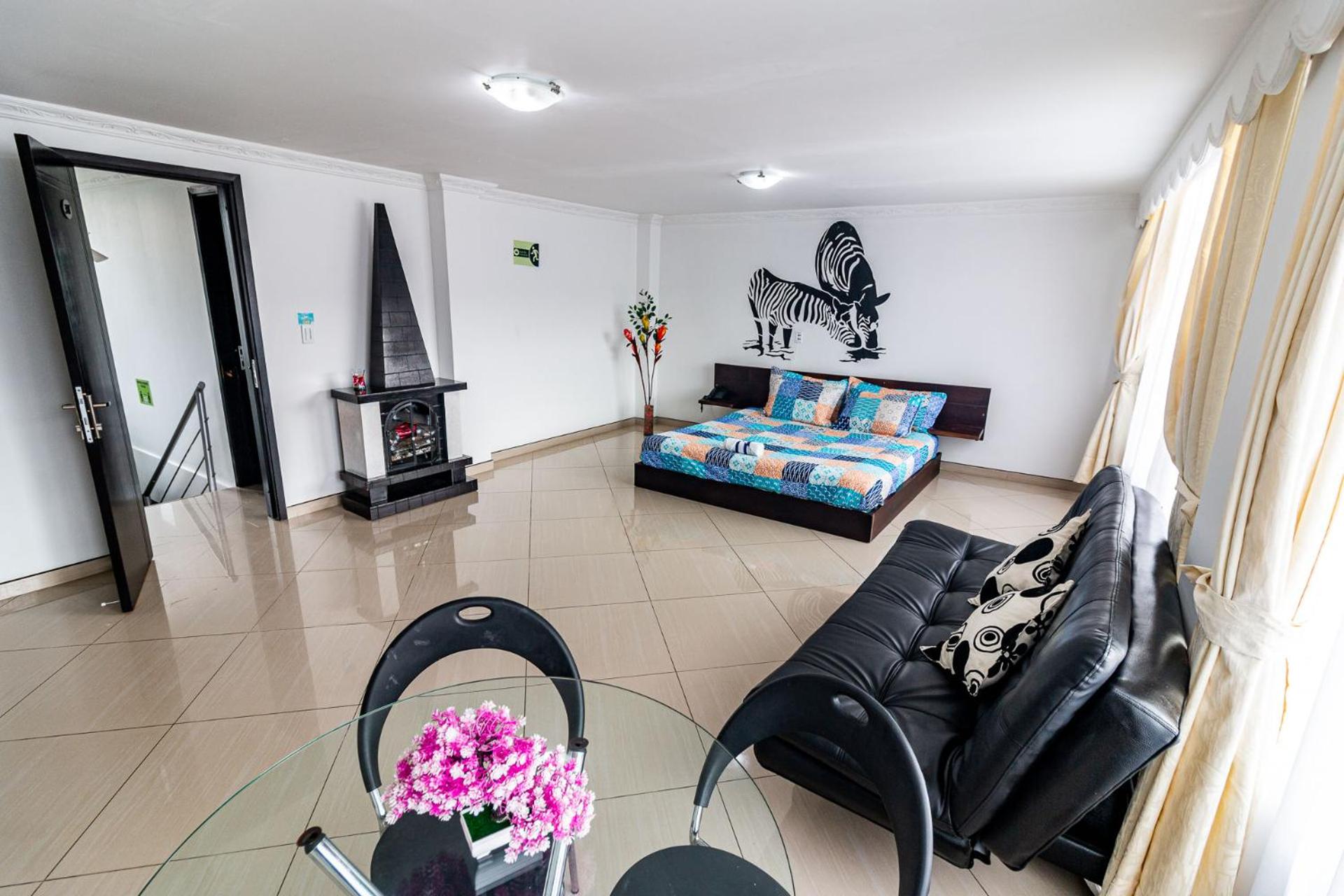 Queen Suite with Spa Bath