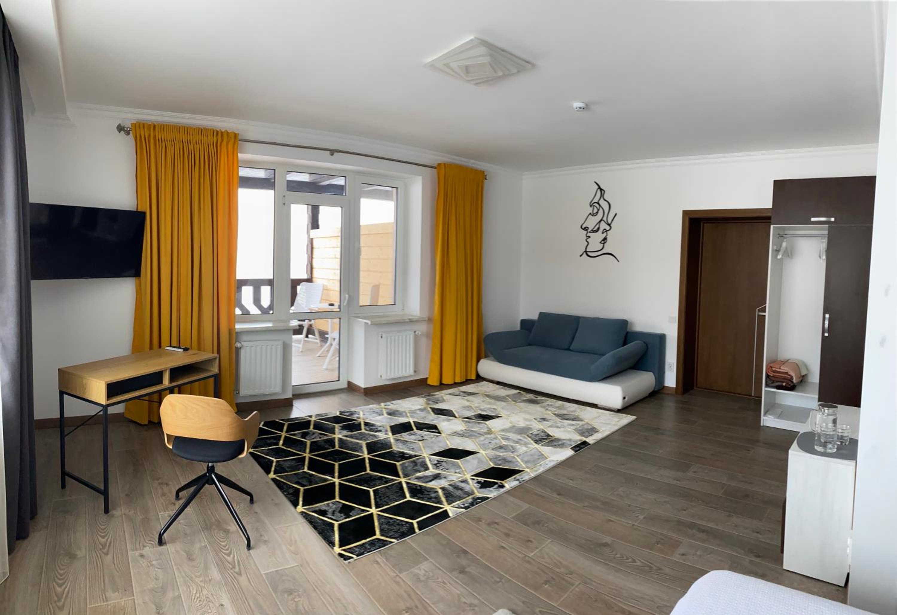Family Room with Terrace photo 2