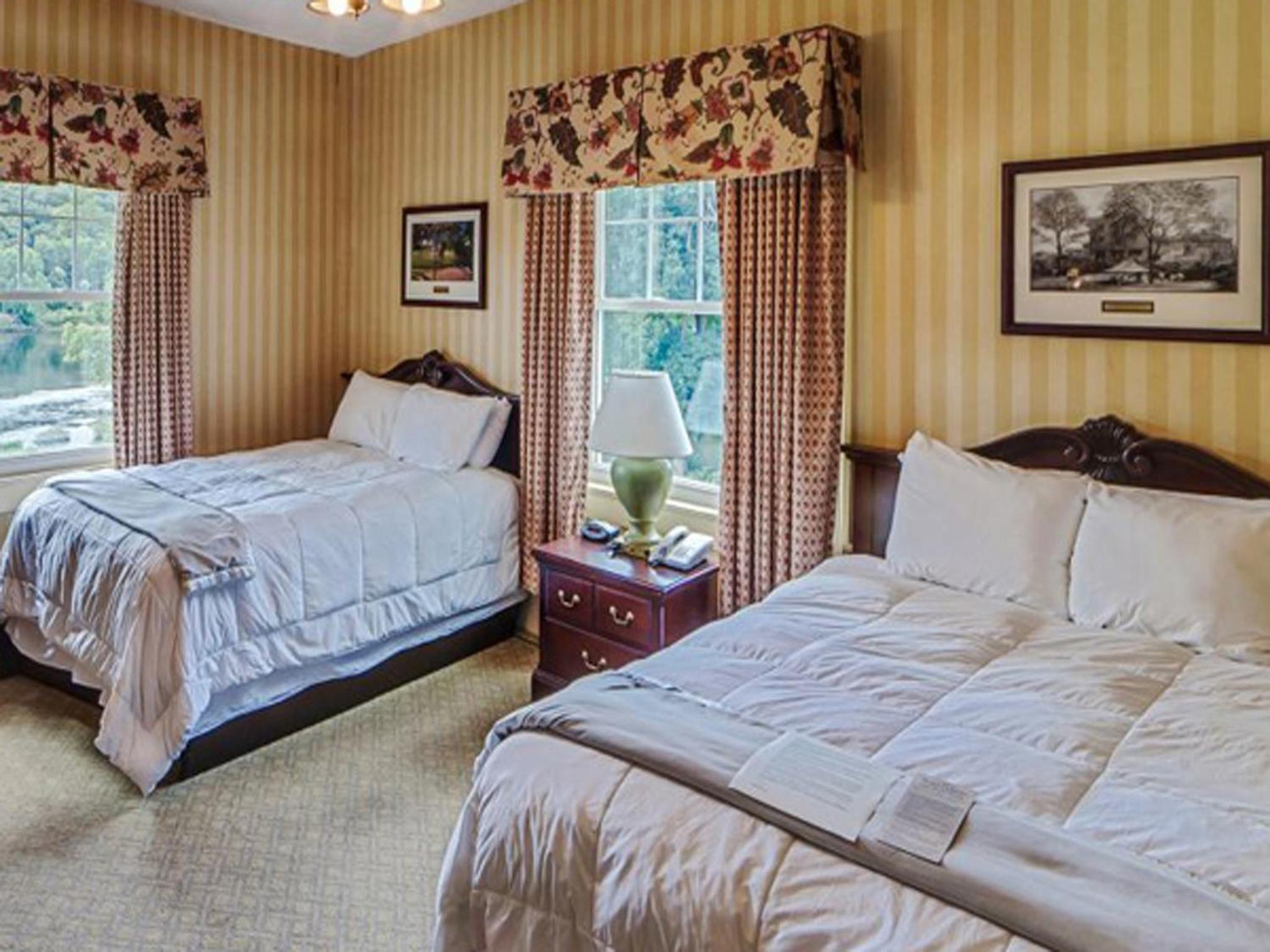 Double Room with Two Double Beds and Riverview  - Photo 3