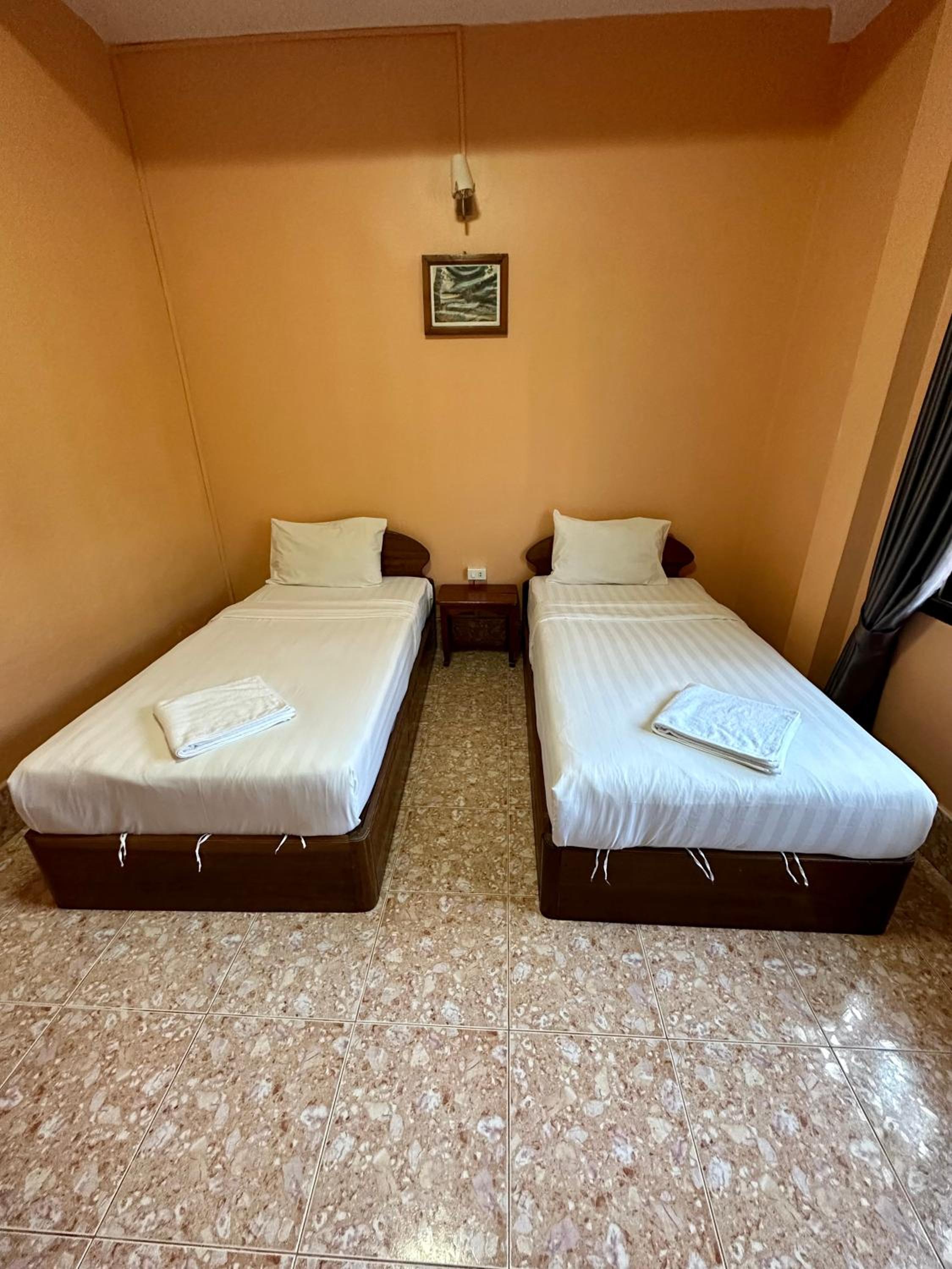 Standard Twin Room photo 3