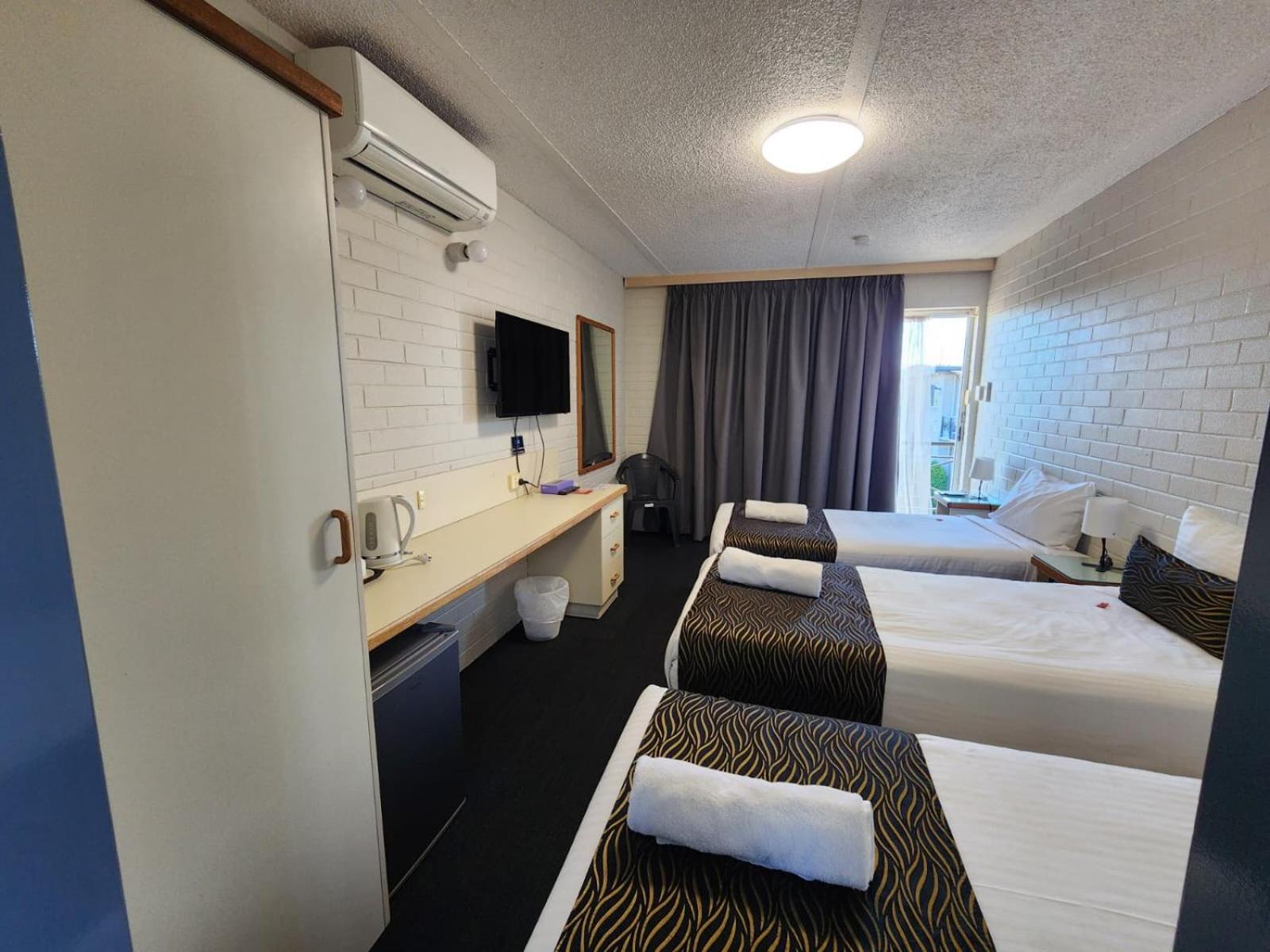 Basic Triple Room