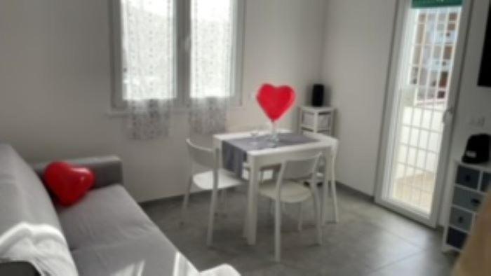 One-Bedroom House - Photo 20