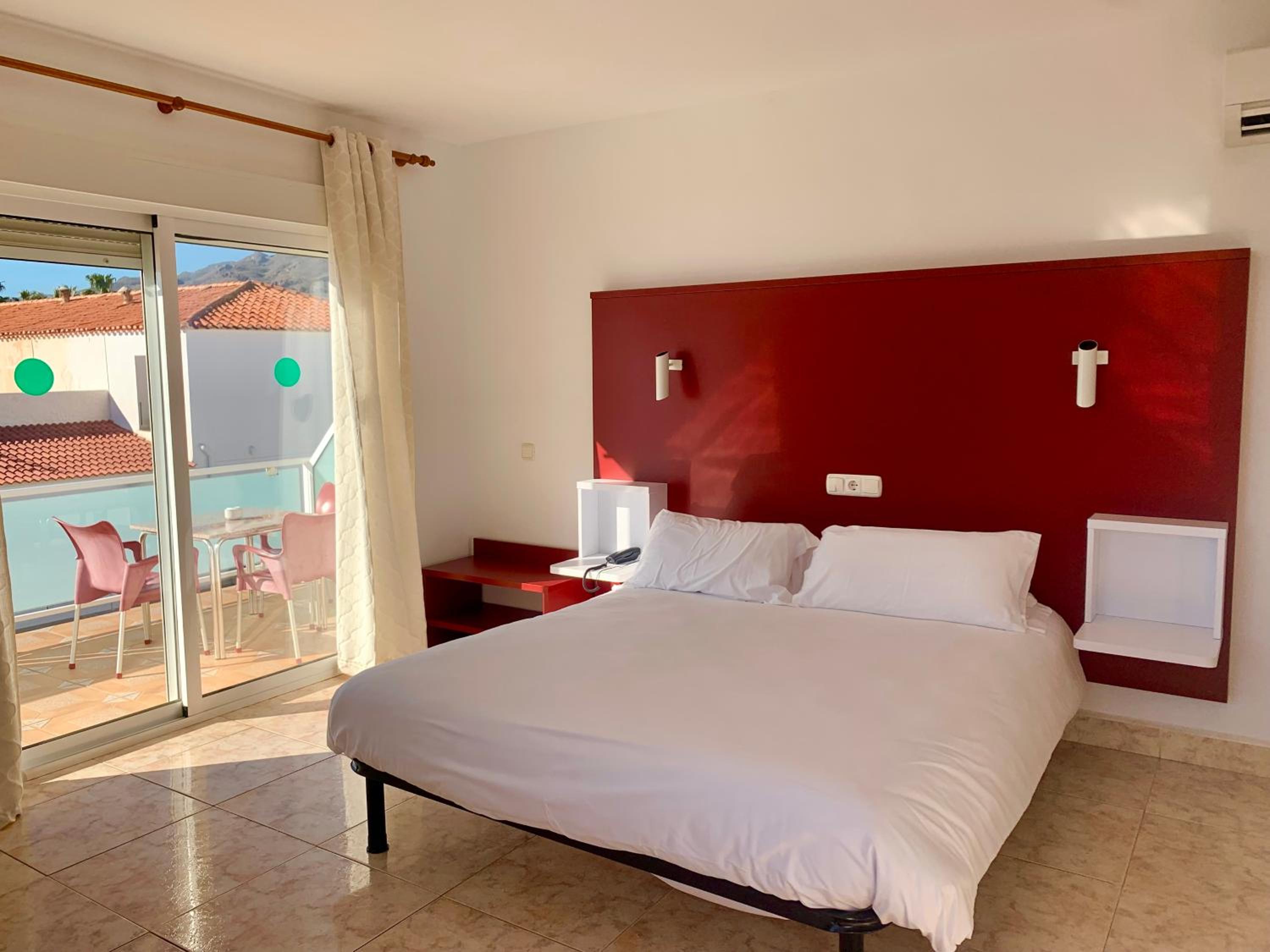 Double Room with Sea View - Photo 15