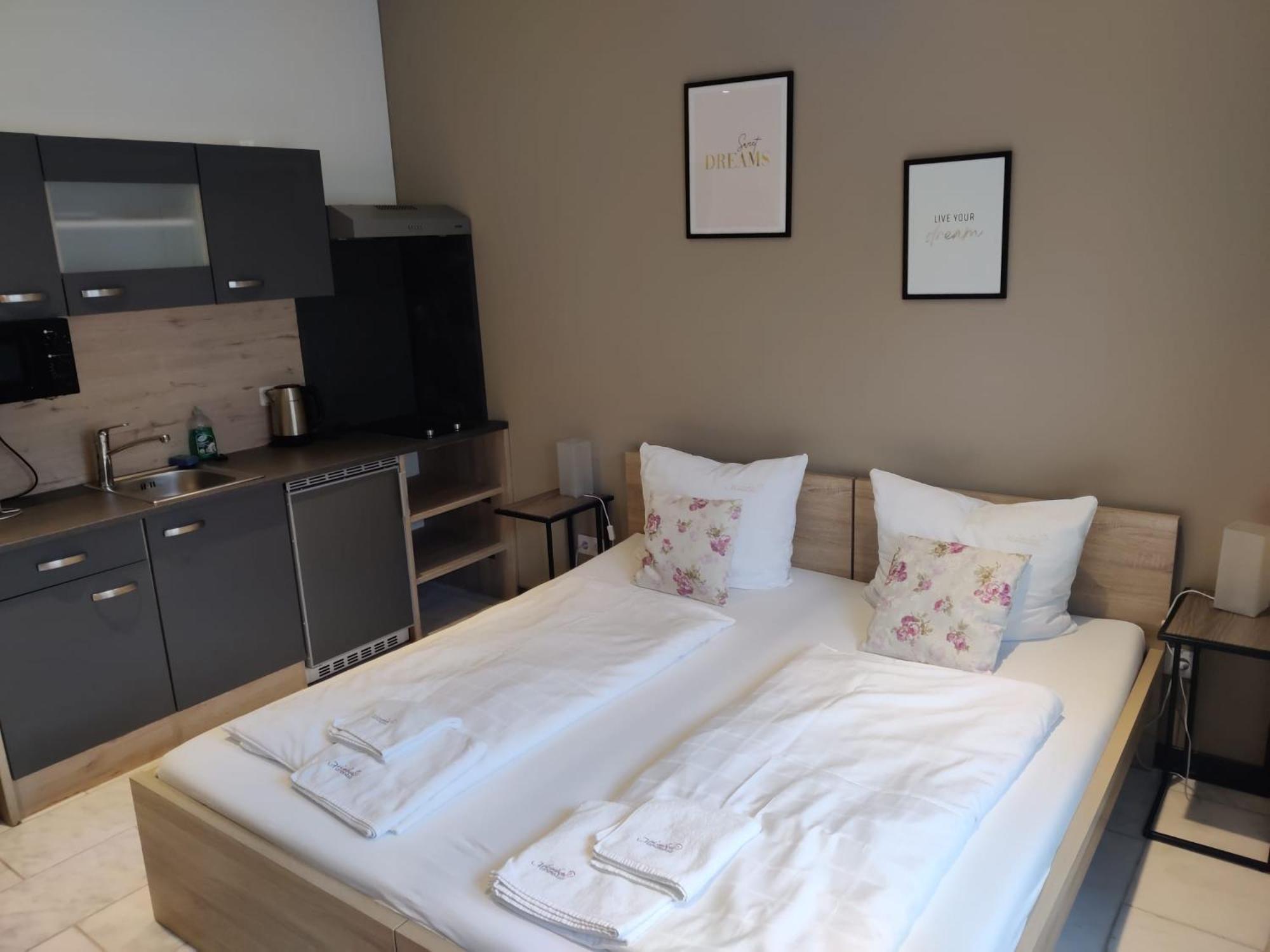 Deluxe Double Room - Photo 6