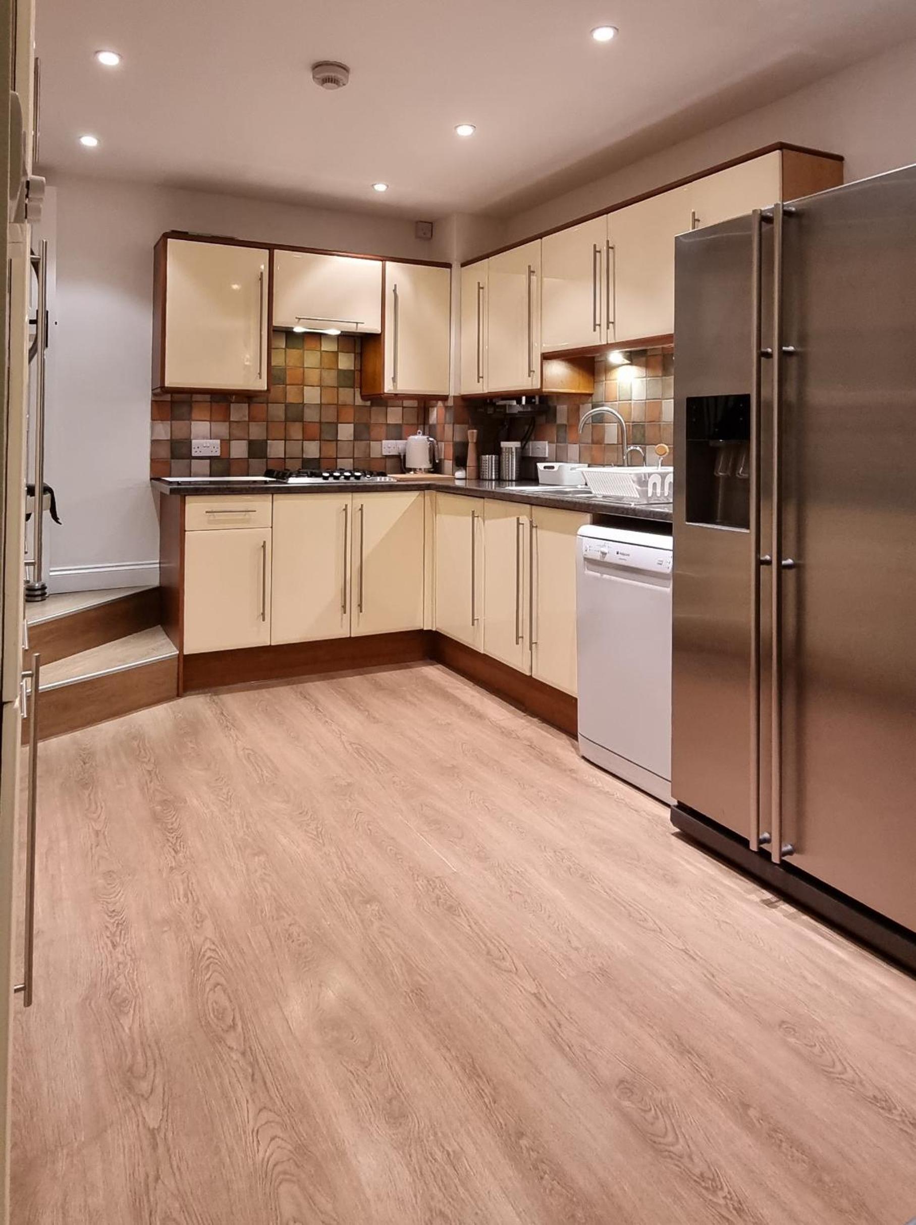 Four-Bedroom House photo 2