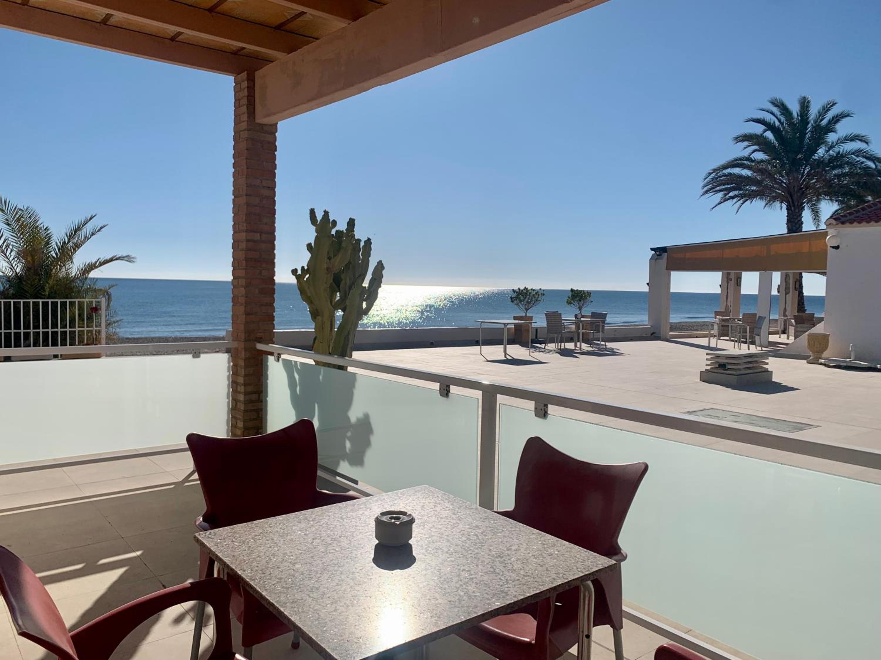 Double Room with Sea View - Photo 10