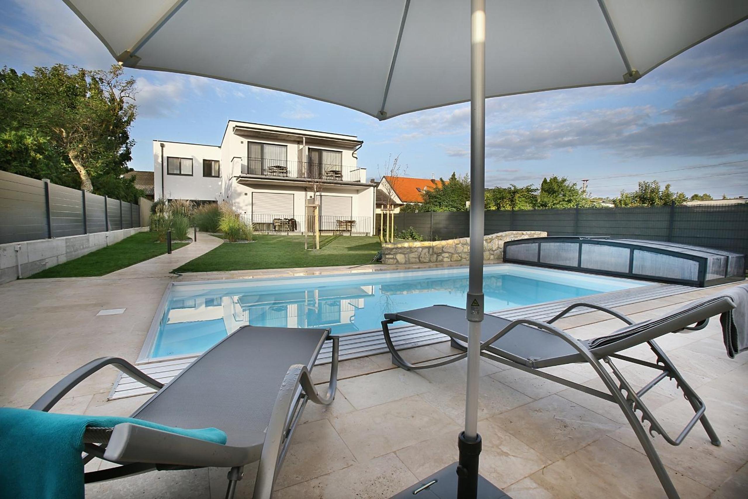 Double Room with Pool View photo 2