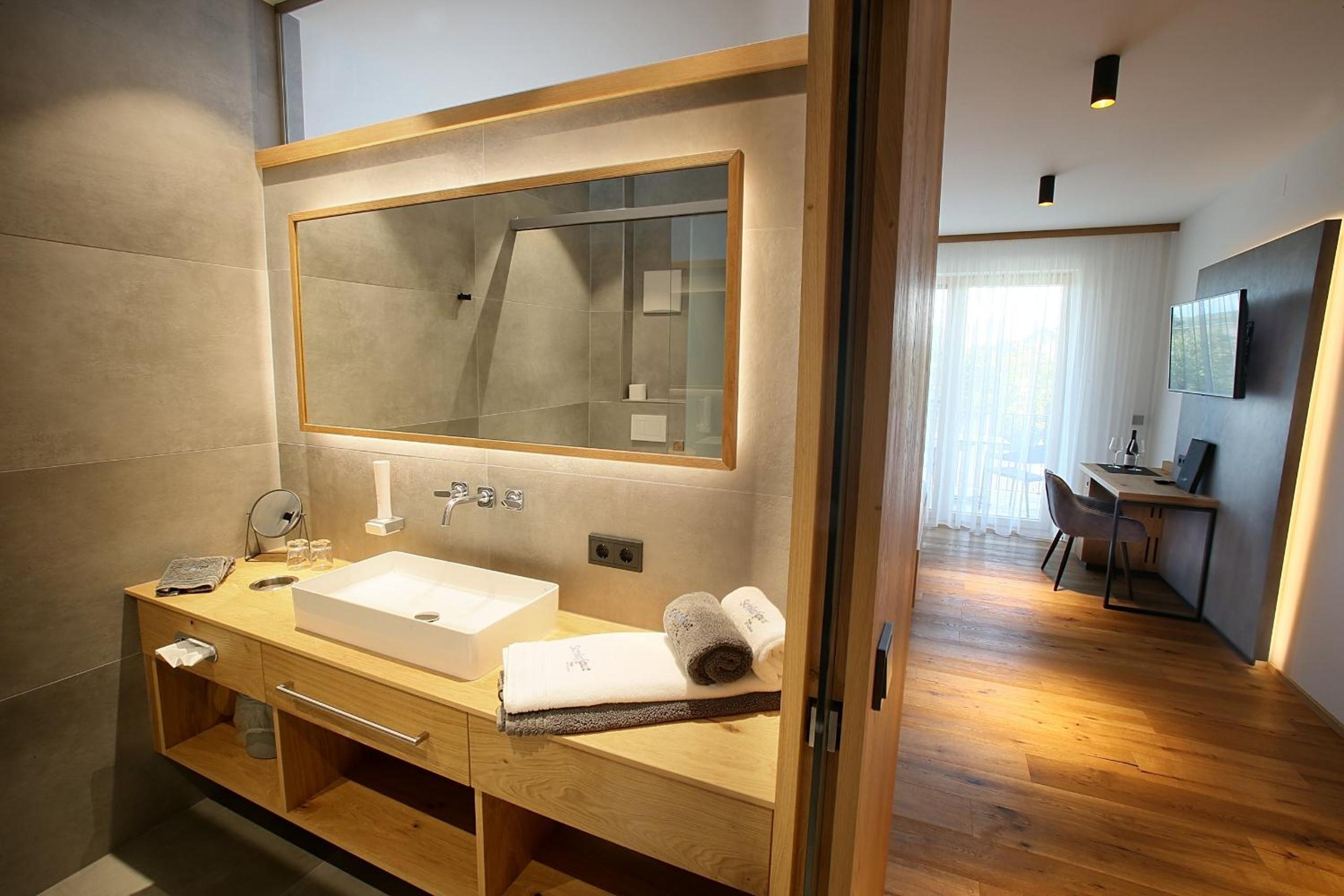 Double Room with Pool View photo 3