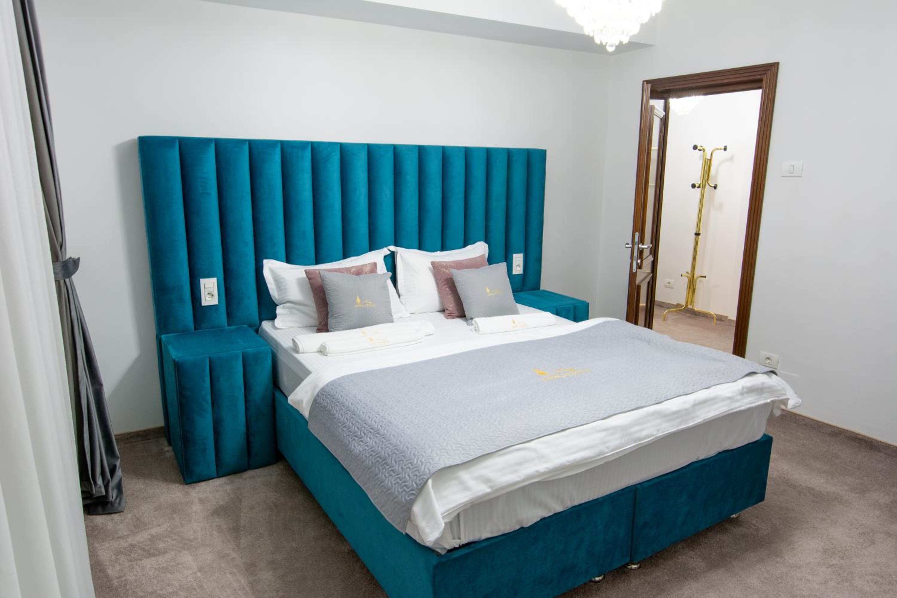 King Room with Balcony - Photo 1