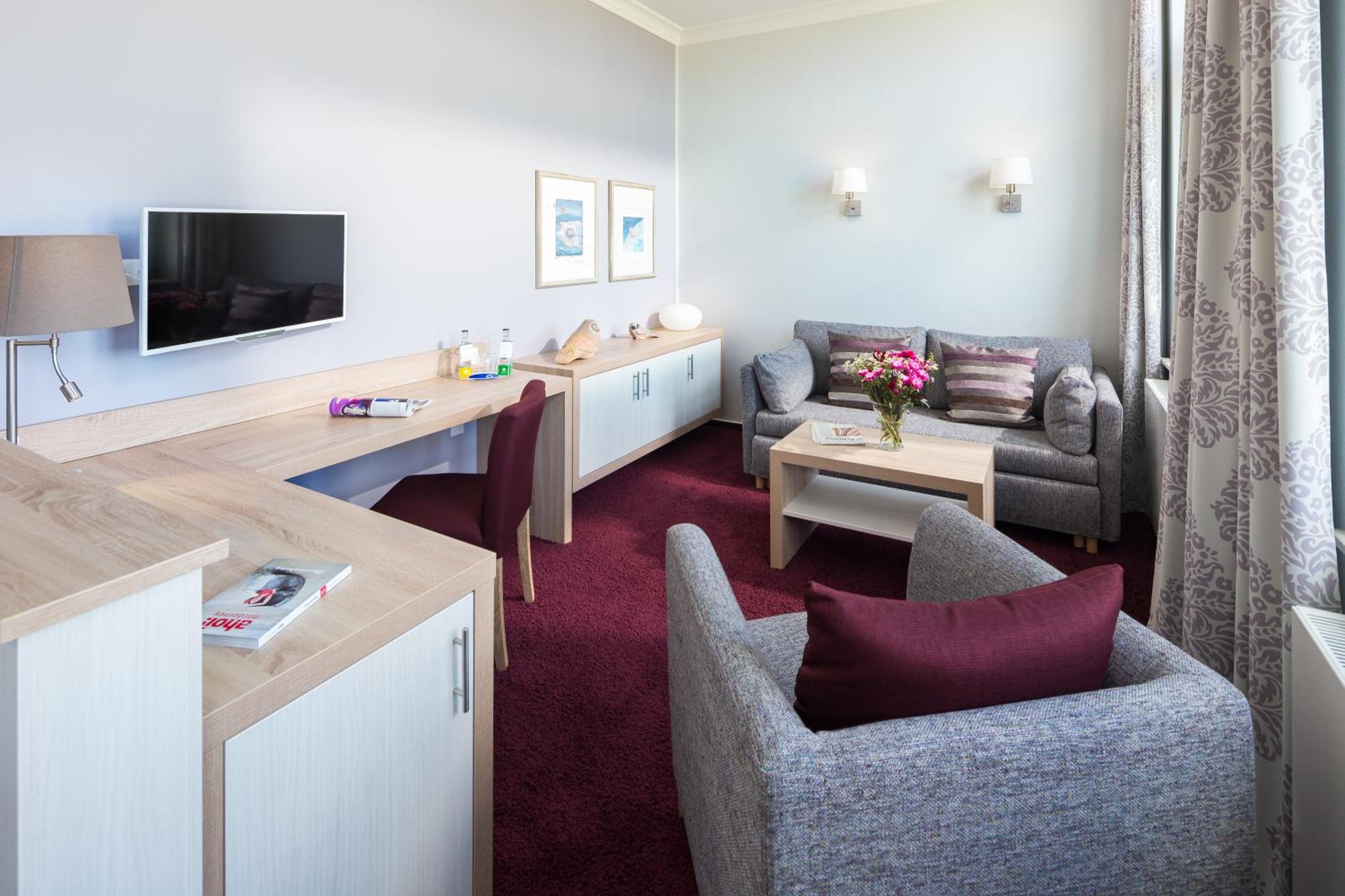 Deluxe Suite with Sea View photo 2