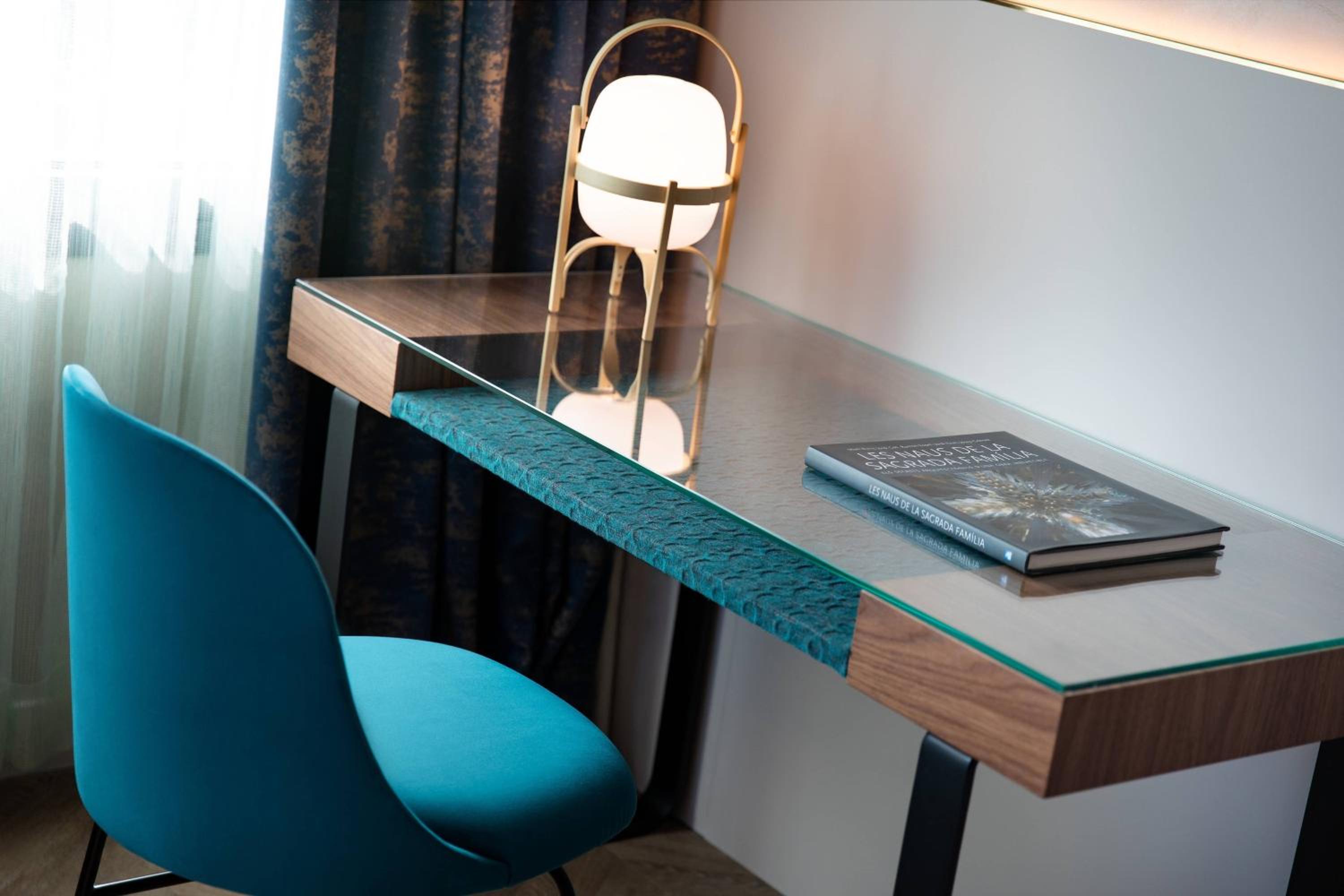 Prestige Corner Room