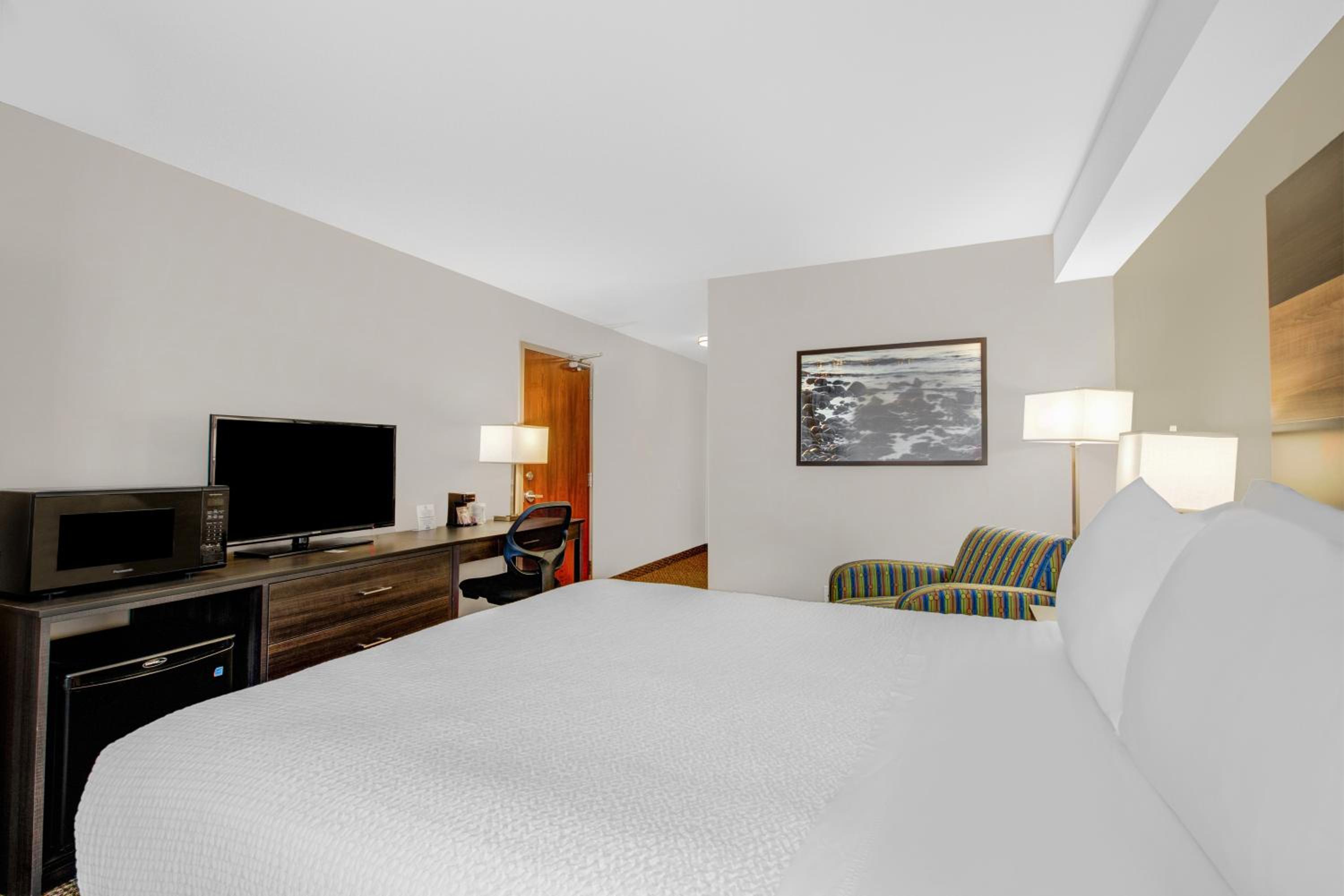 Queen Room - Disability Access/Non-Smoking