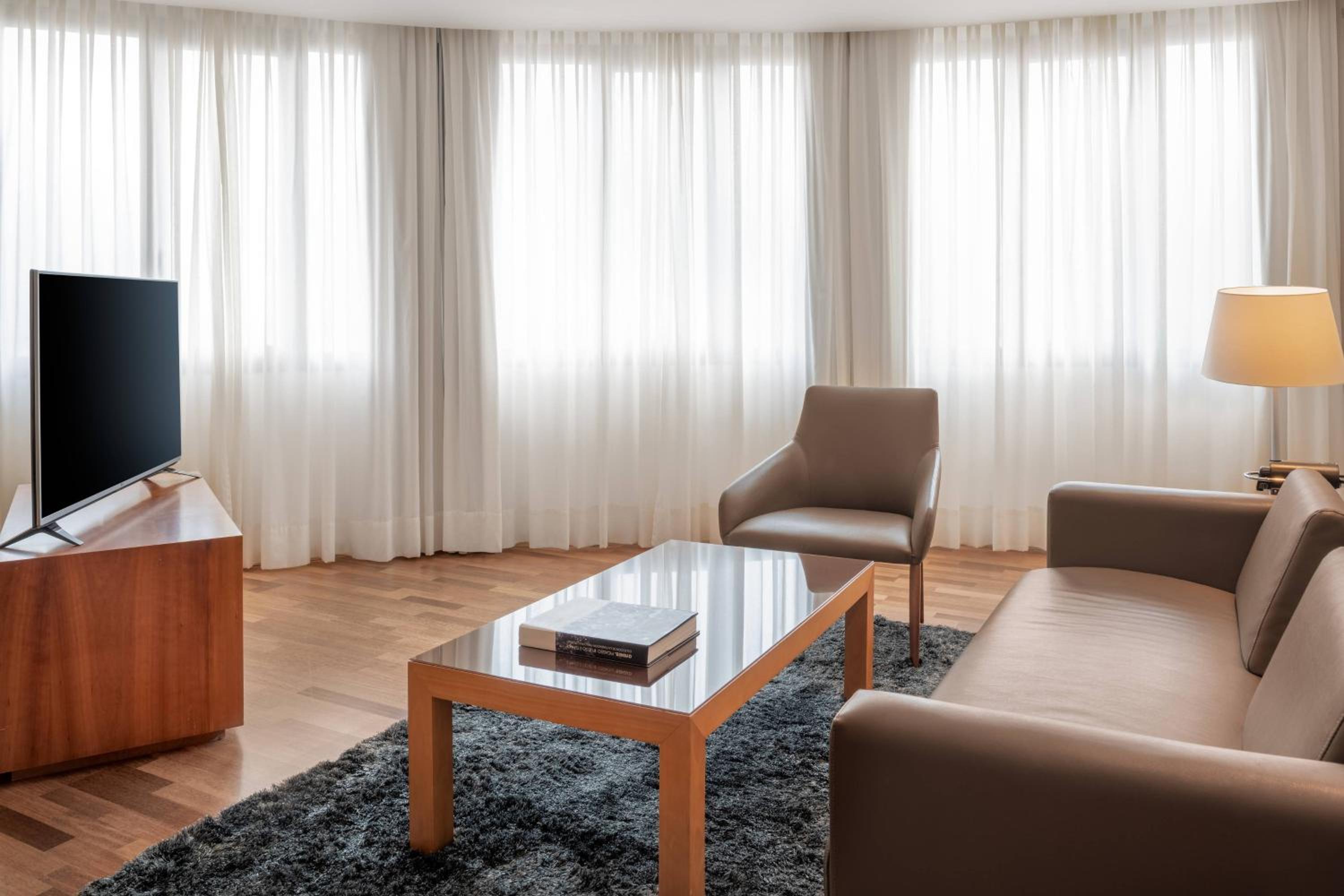 Junior Suite, Junior Suite, 1 King