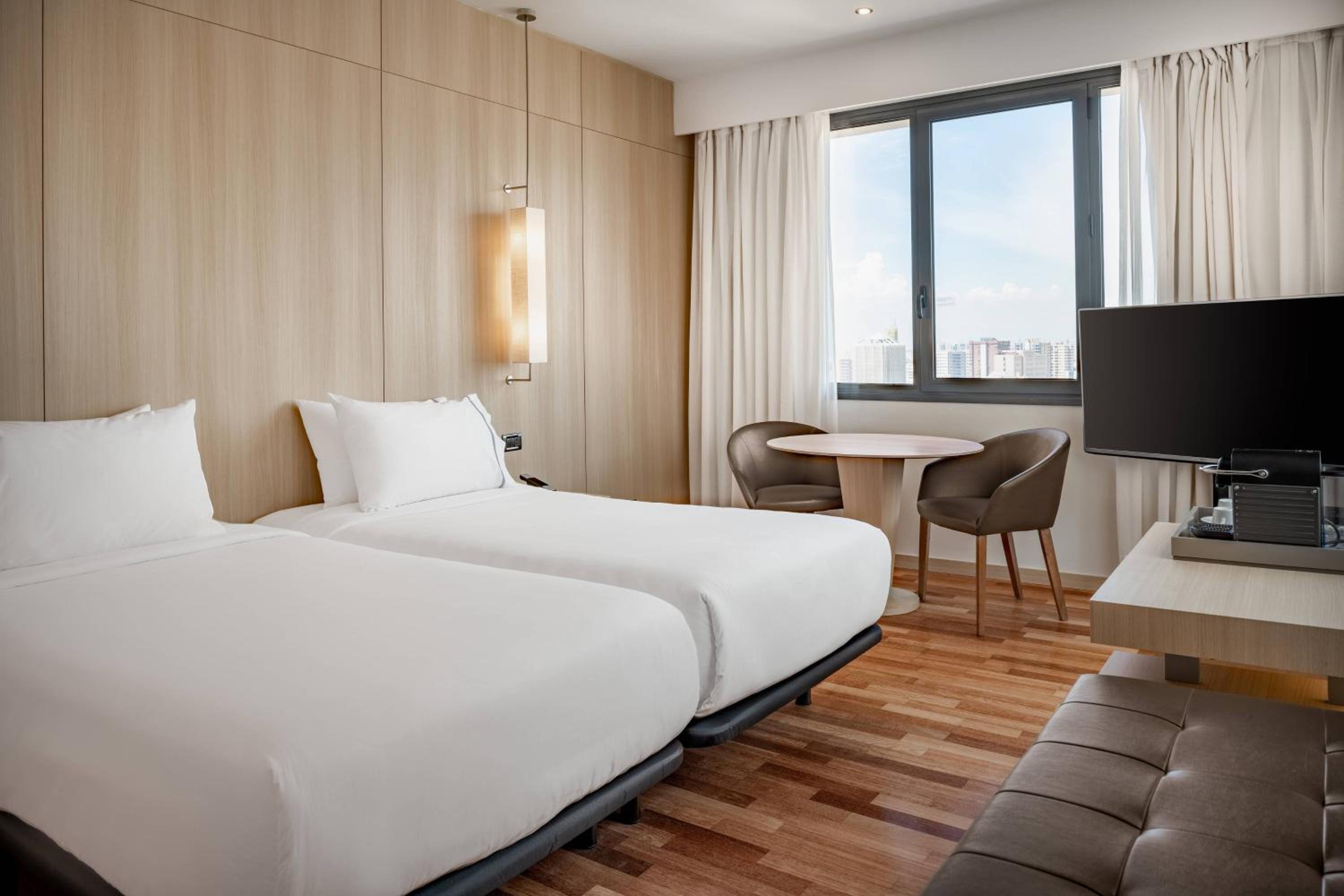Standard View, Guest room, 2 Twin/Single Bed(s)