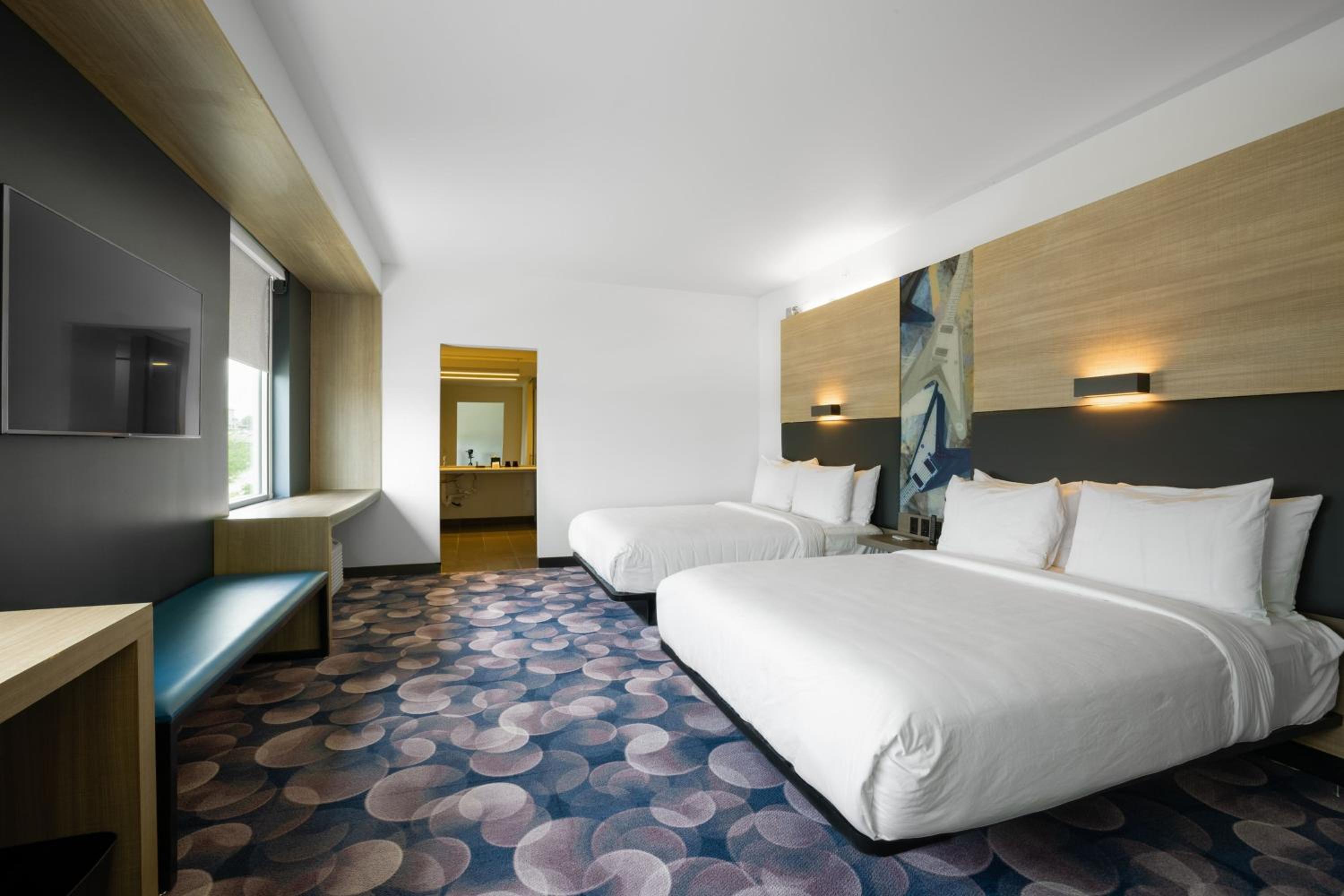 Aloft, Guest room, 2 Queen - Photo 2