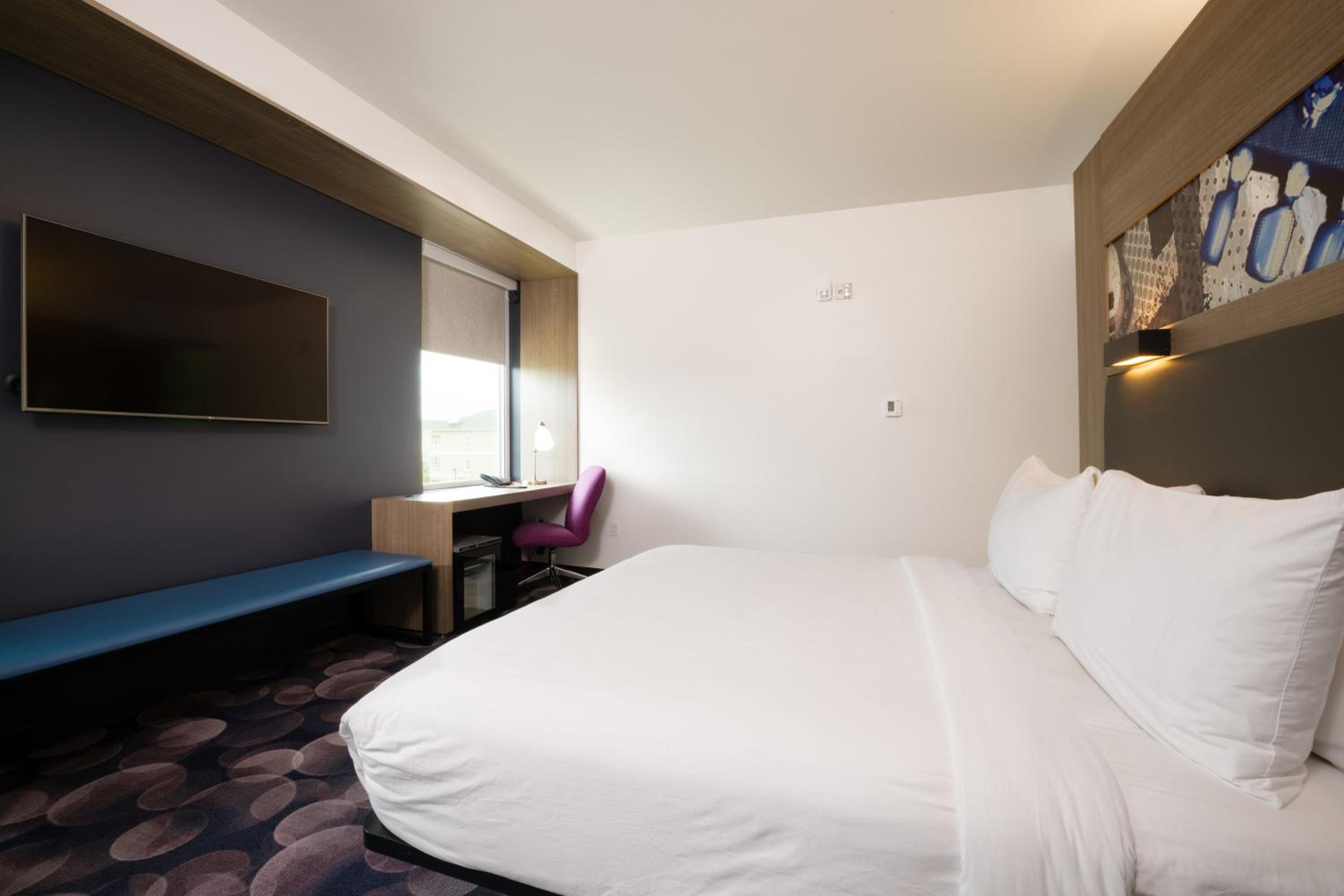 Aloft, Guest room, 1 King - Photo 8