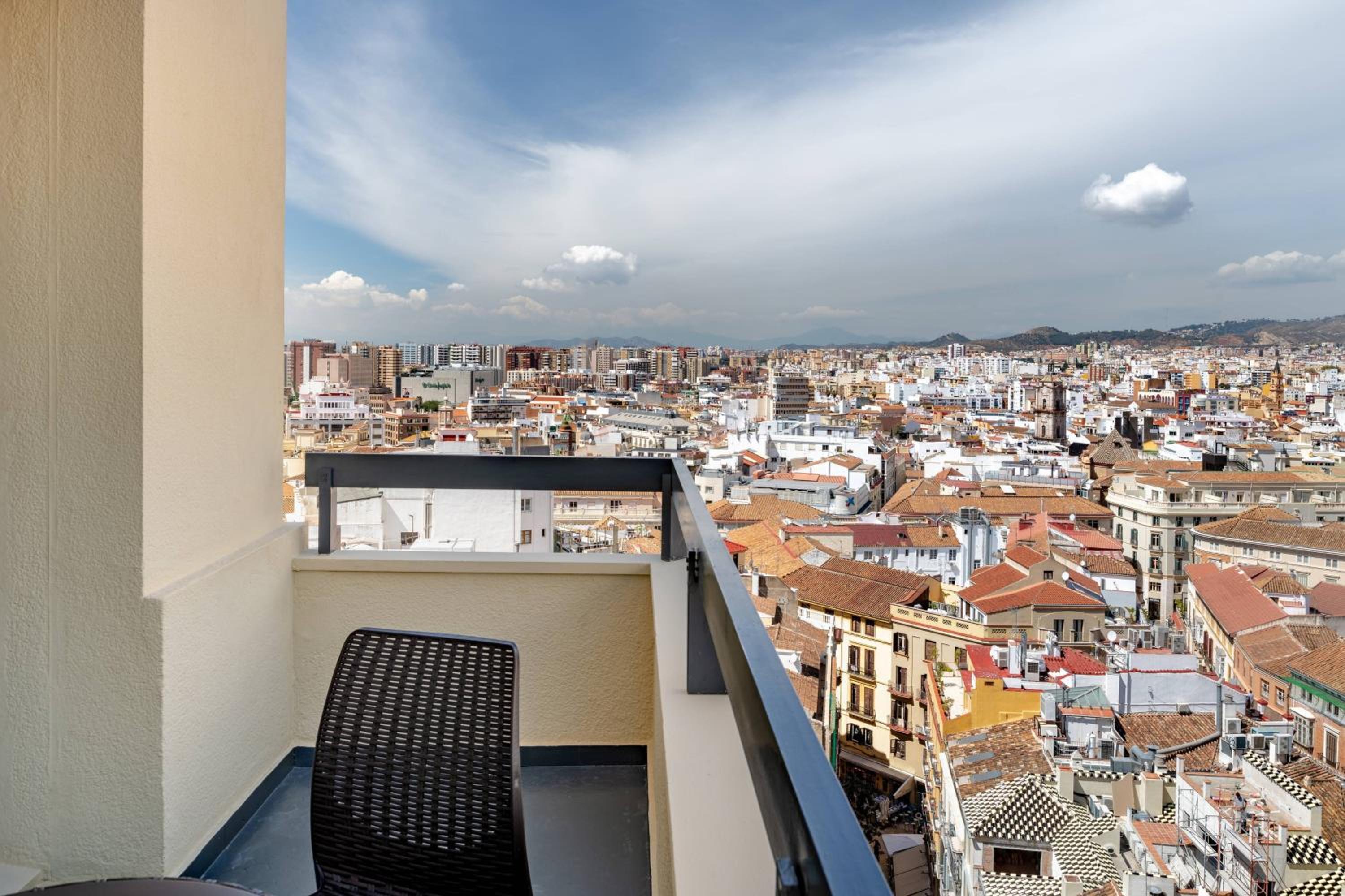 Standard View, Guest room, 2 Twin/Single Bed(s)