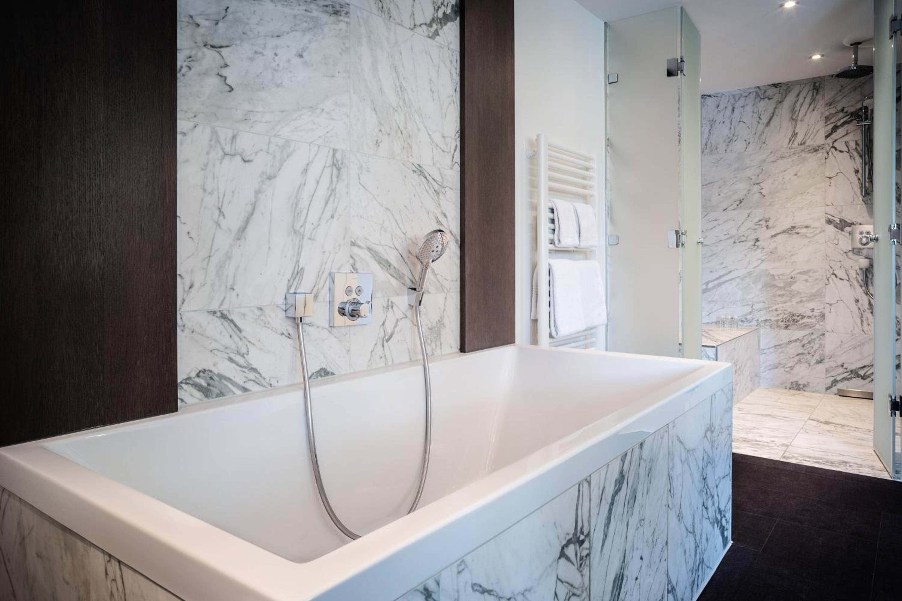 Skyline Suite - Photo 7