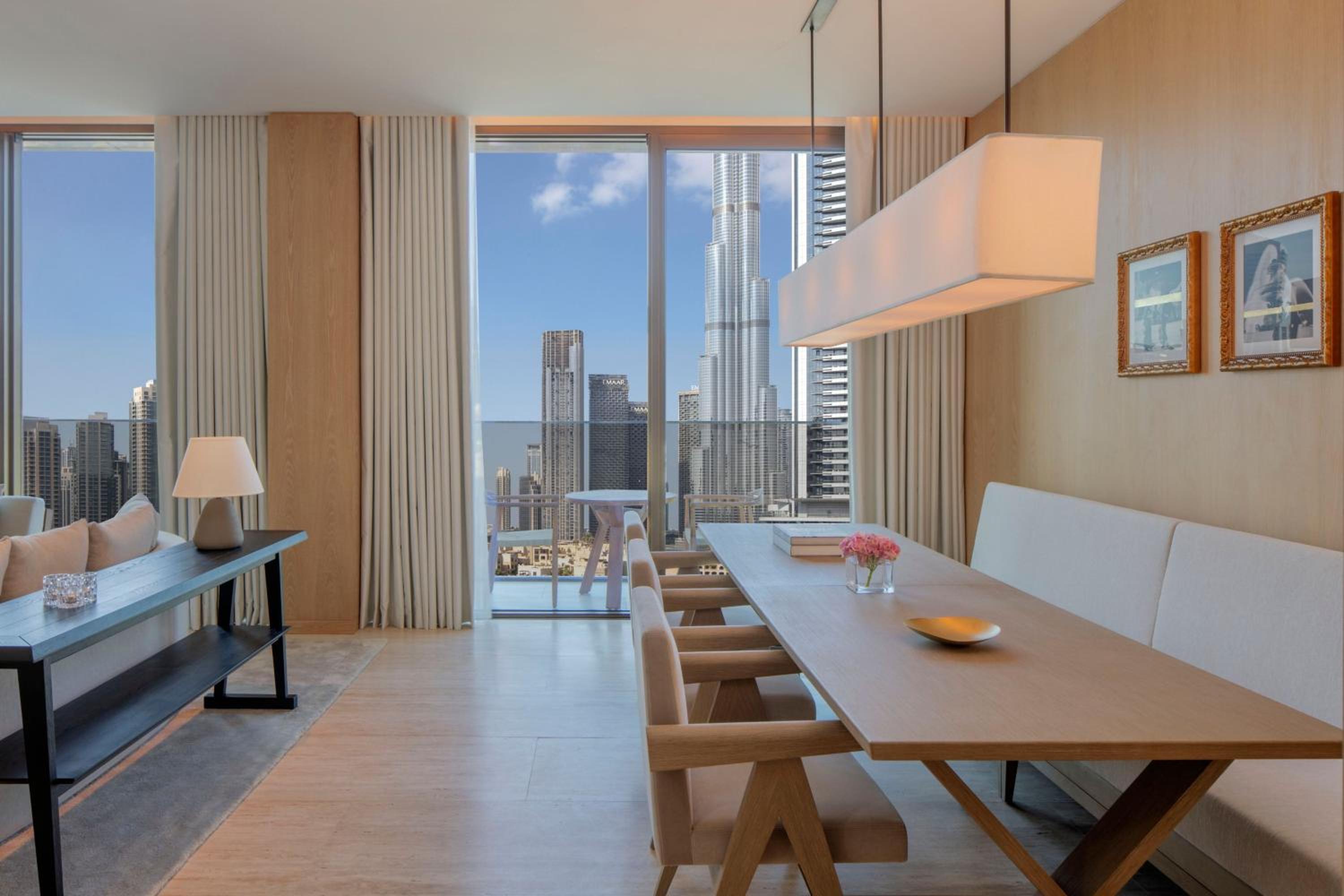 Premier One-Bedroom King Suite With Kitchen, Balcony And Burj Khalifa View thumbnail 6