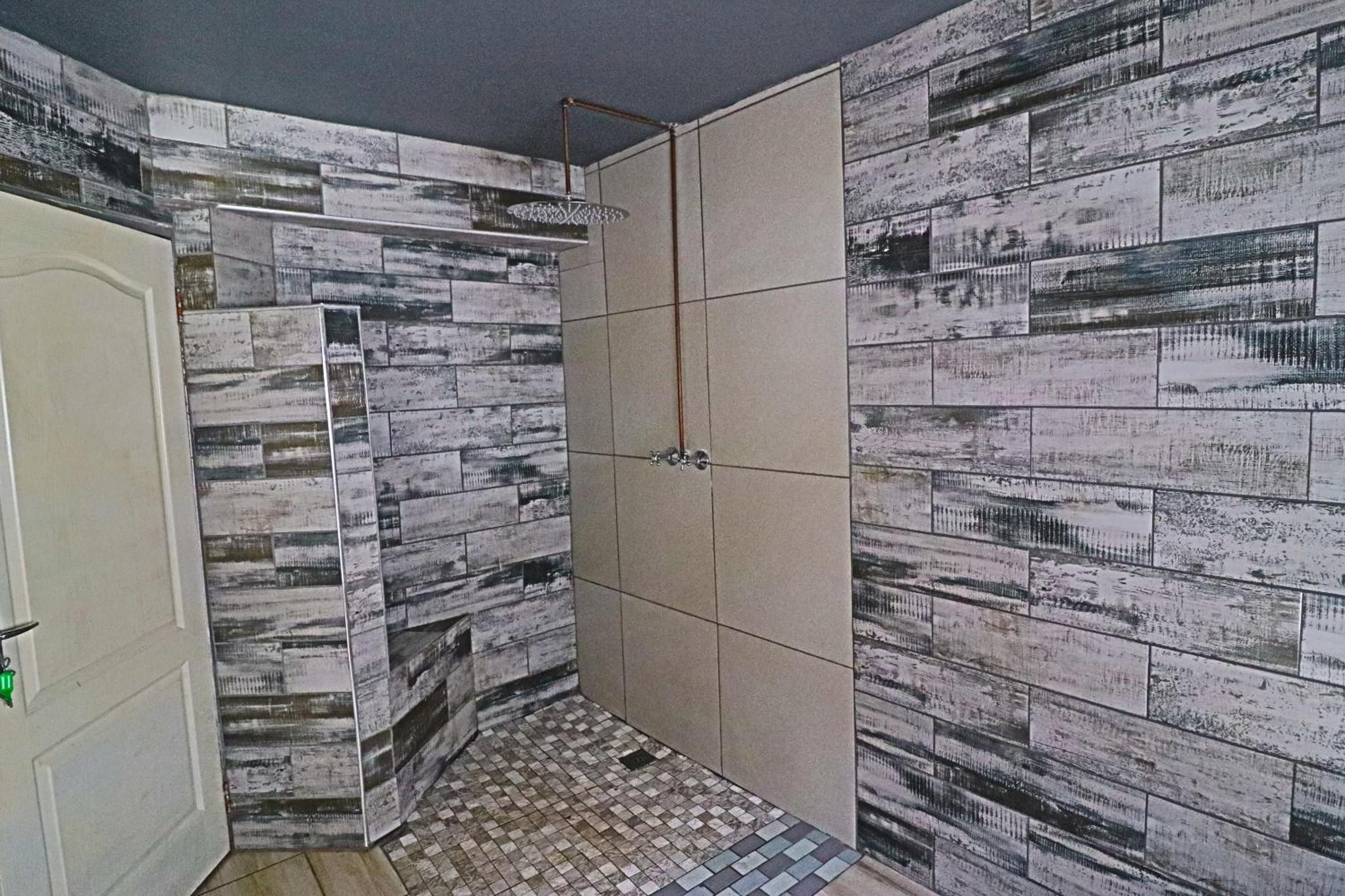 Double Room with Shared Bathroom photo 2