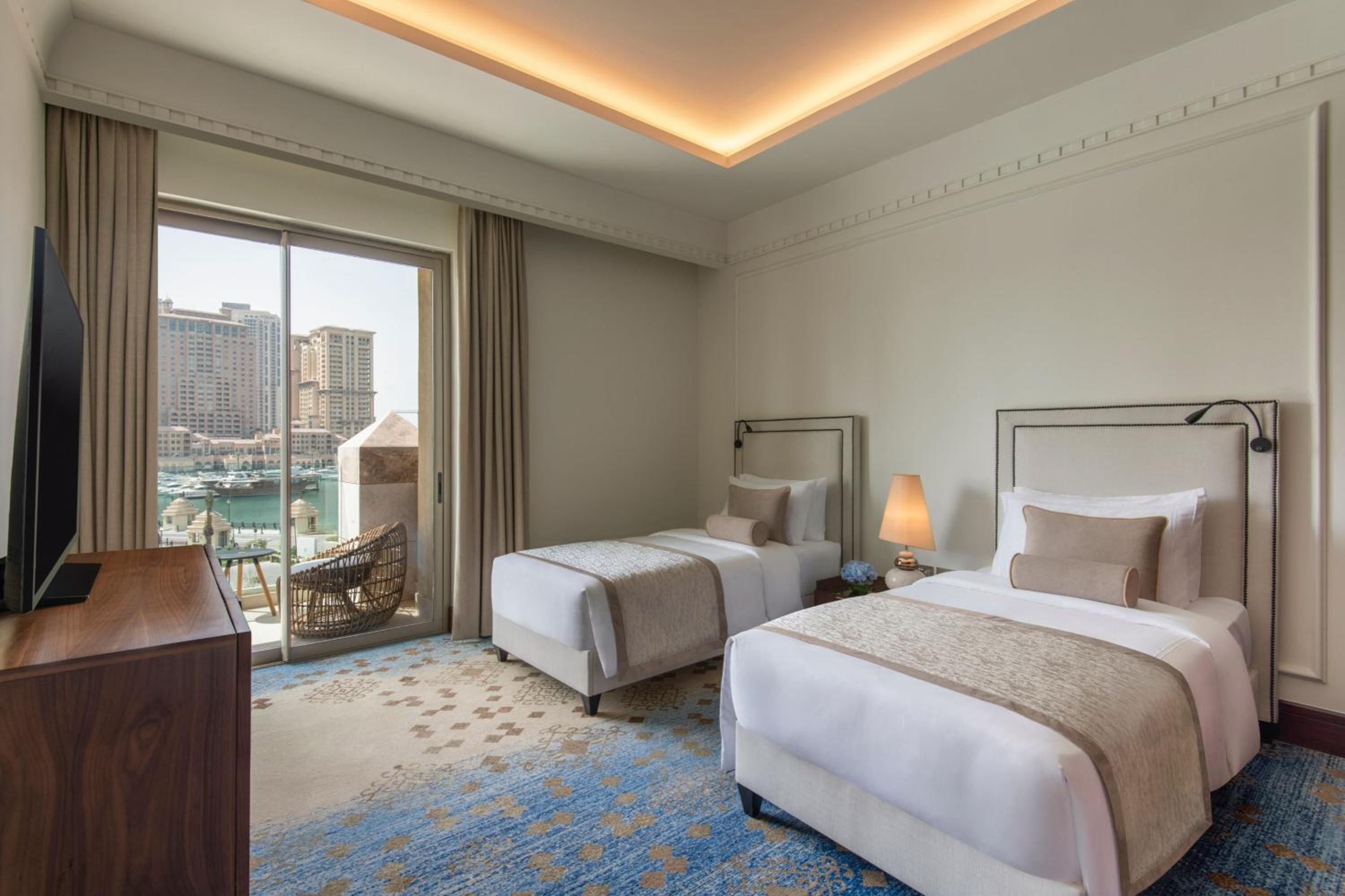 Two Bedroom Suite, Sea View, Bedroom 1: 1 King, Bedroom 2: 2 Twins - Photo 3