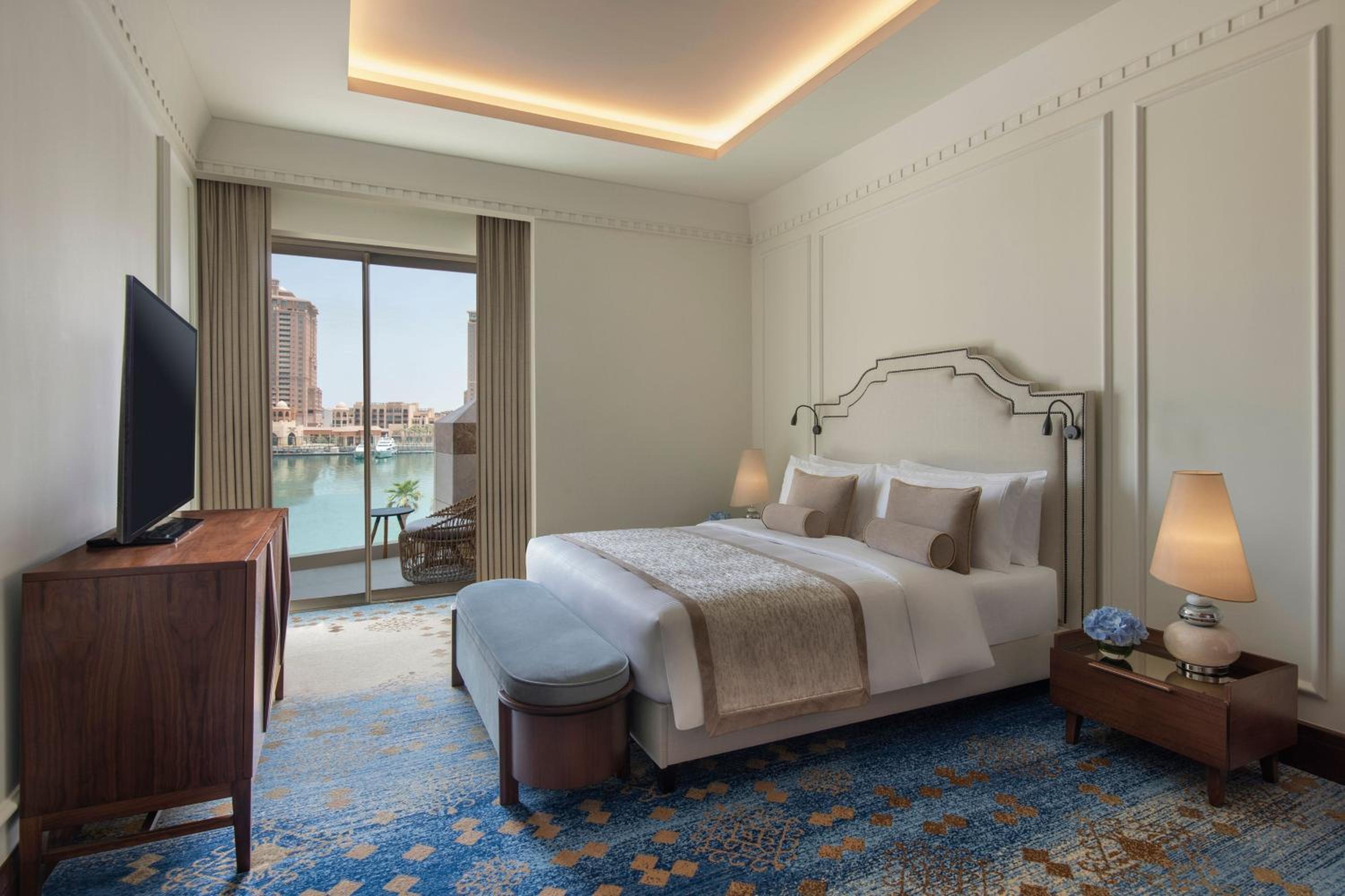 Two Bedroom Suite, Sea View, Bedroom 1: 1 King, Bedroom 2: 2 Twins - Photo 4