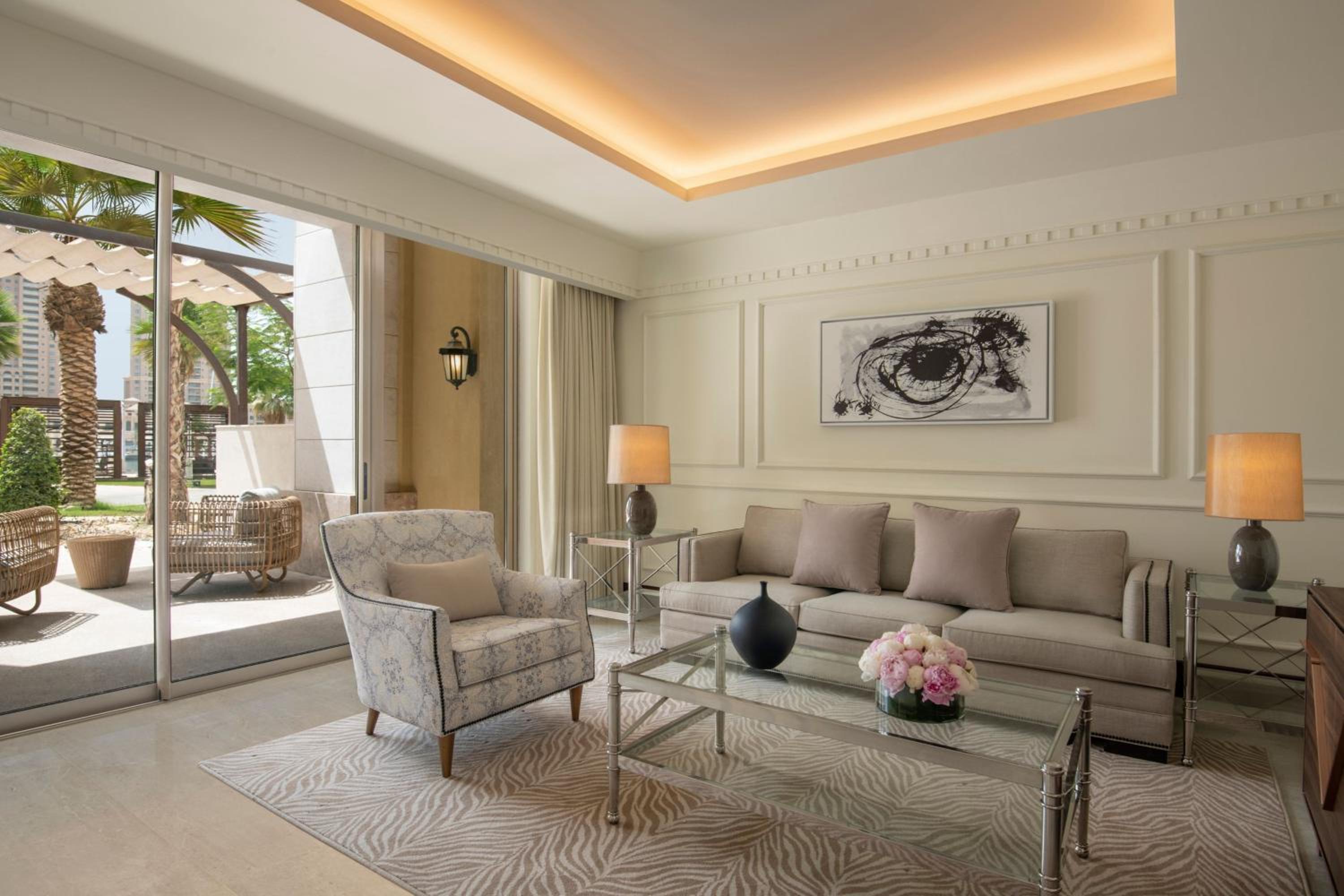 One-Bedroom King Townhouse with Patio - Poolside