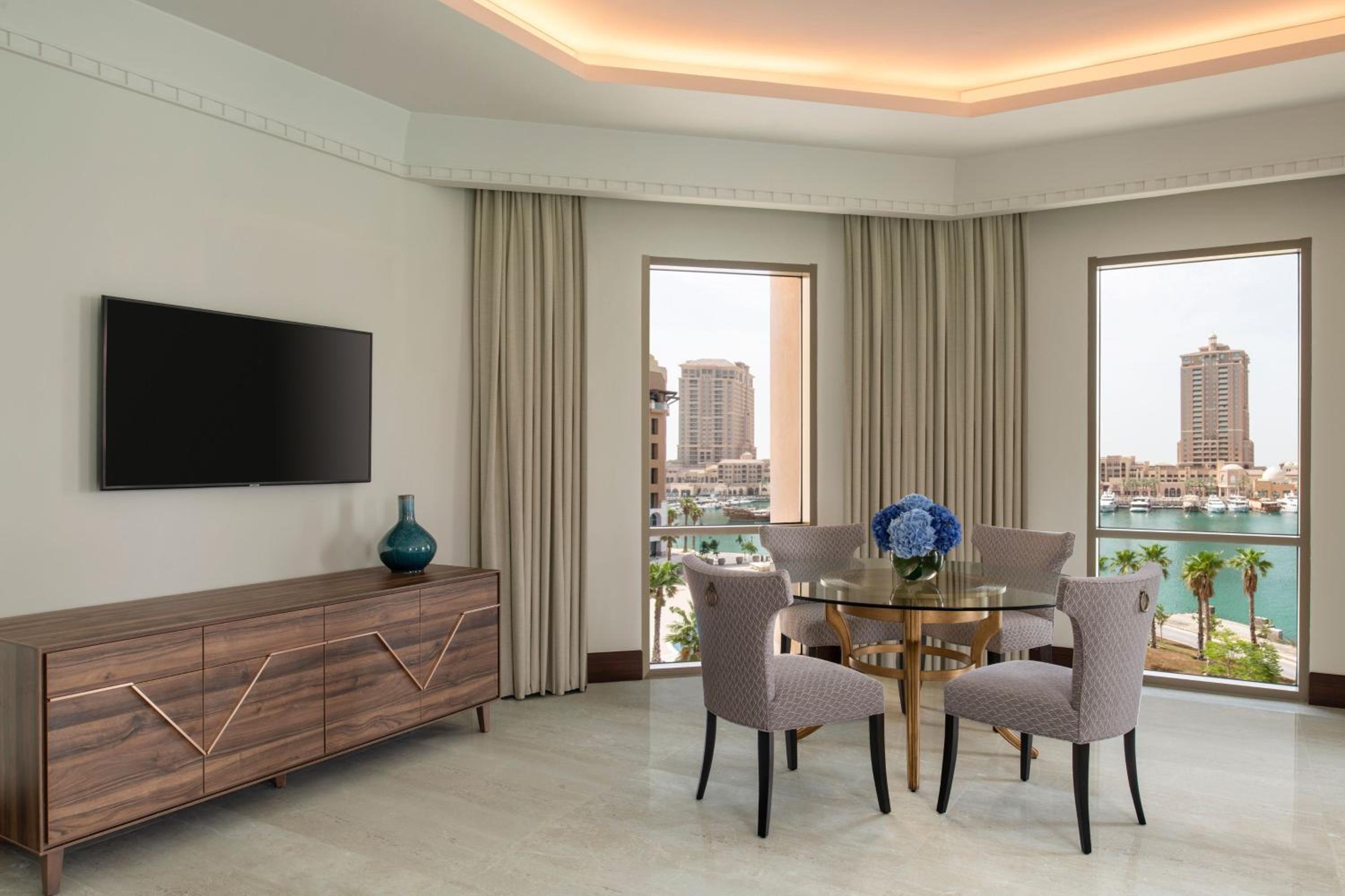 Two-Bedroom Panoramic Suite with Sea View and Balcony - Photo 8